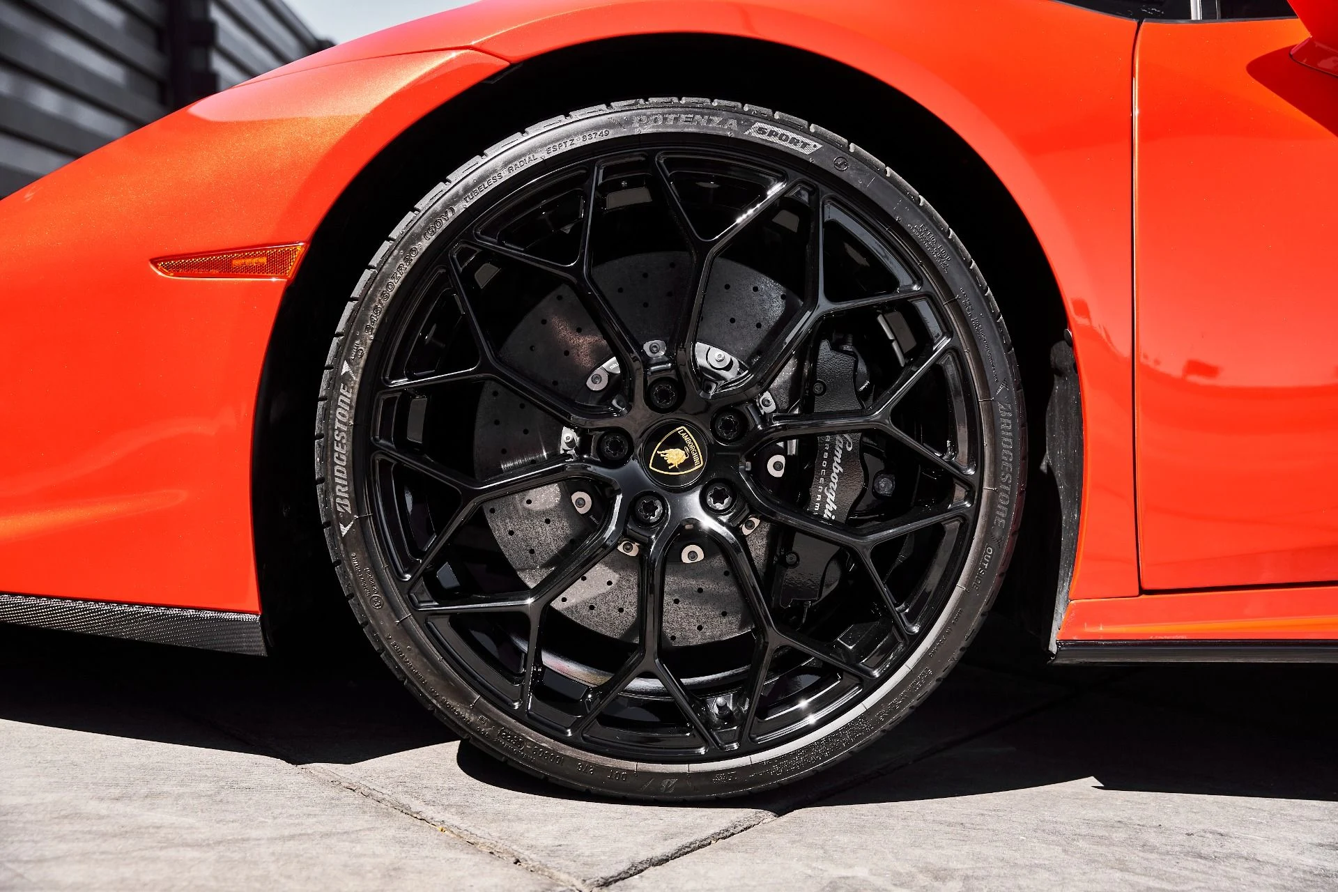 mph002_3461986077_Used_2023_Lamborghini_Huracan_Tecnica_Base_1776477059_42551aad7e