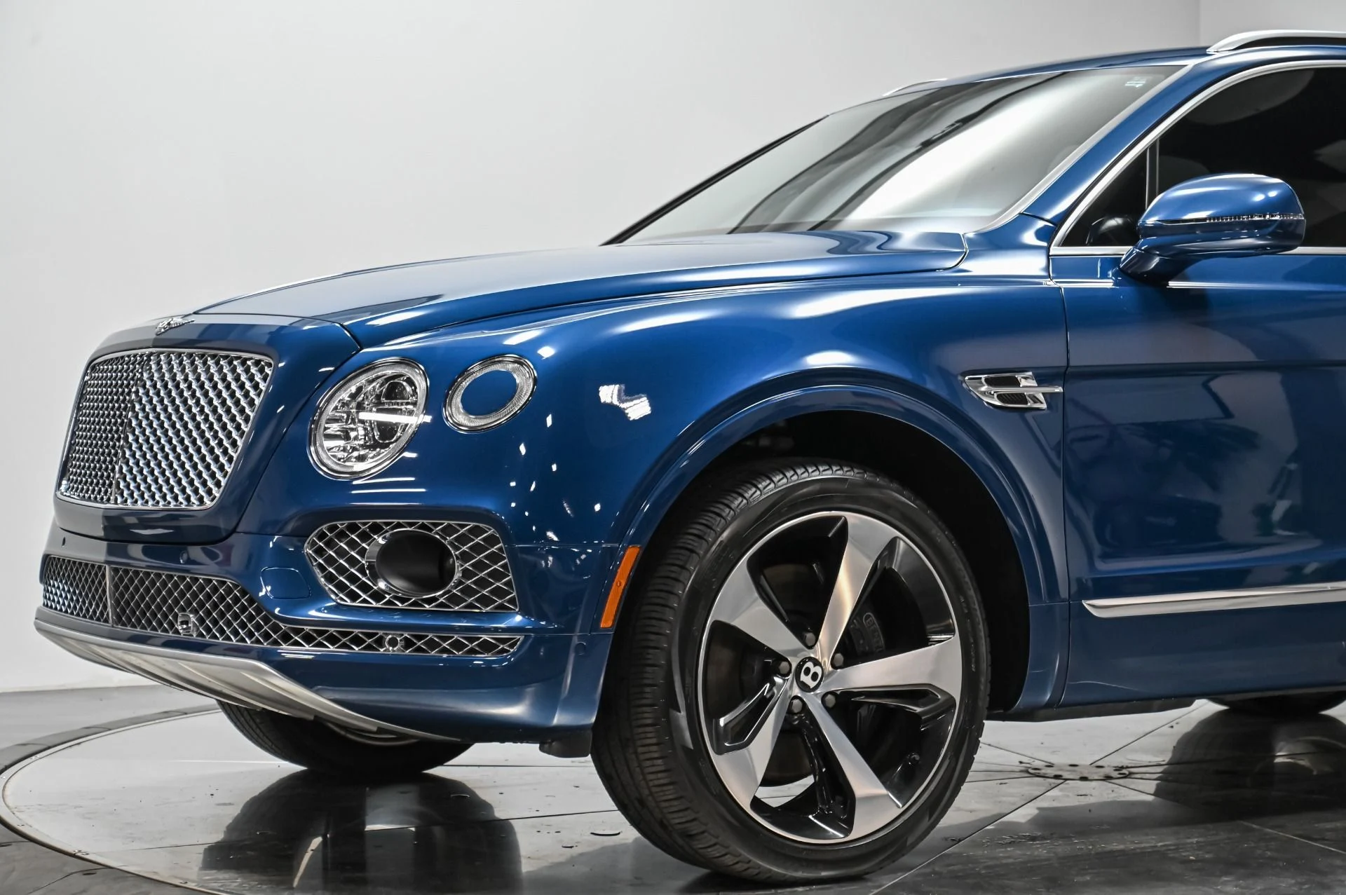 mph002_3473884317_Used_2018_Bentley_Bentayga_W12_1758835107_64f9016392