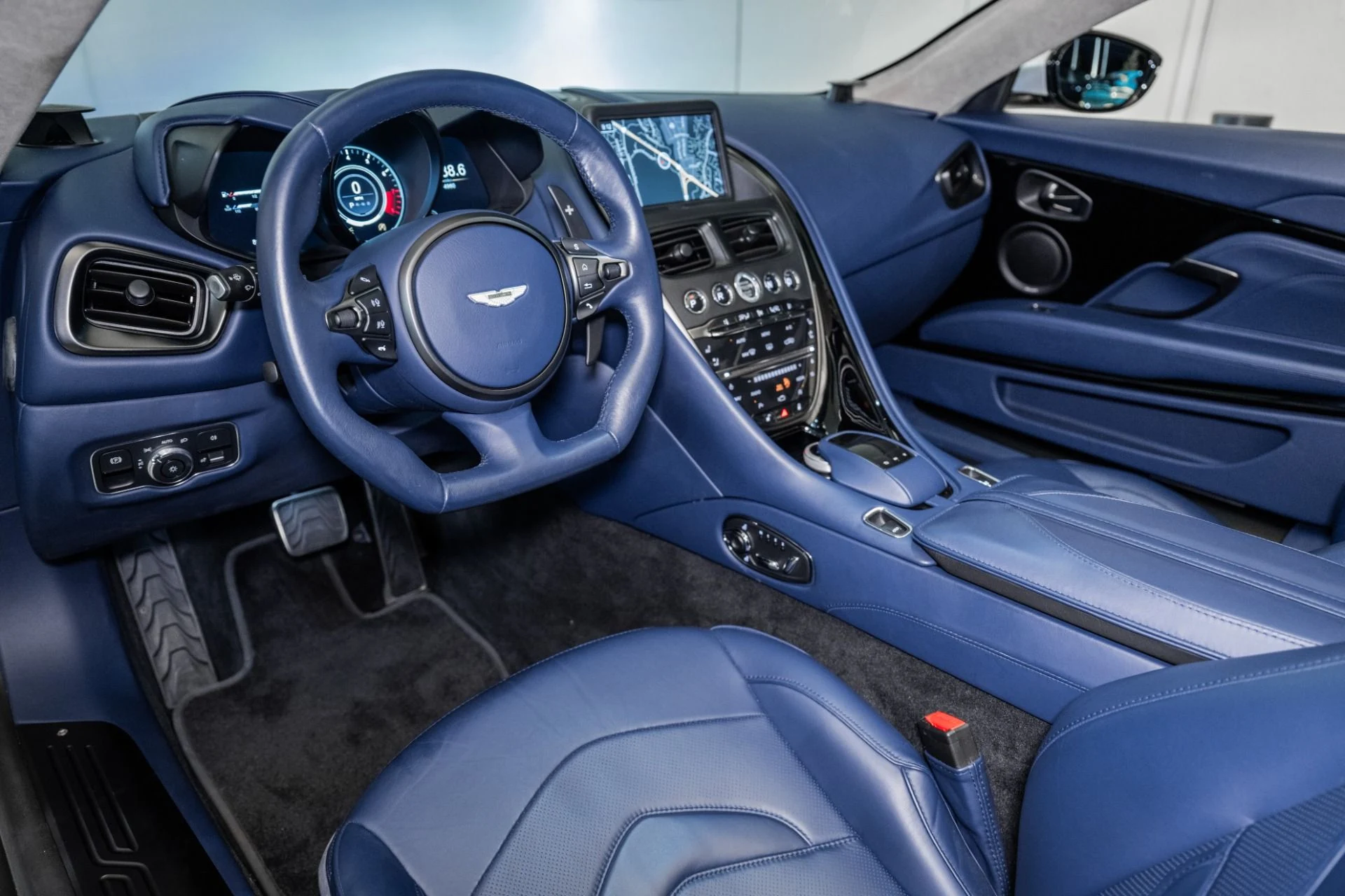 mph002_3478098213_Used_2020_Aston_Martin_DBS_Superleggera_1754334854_66583cdb25