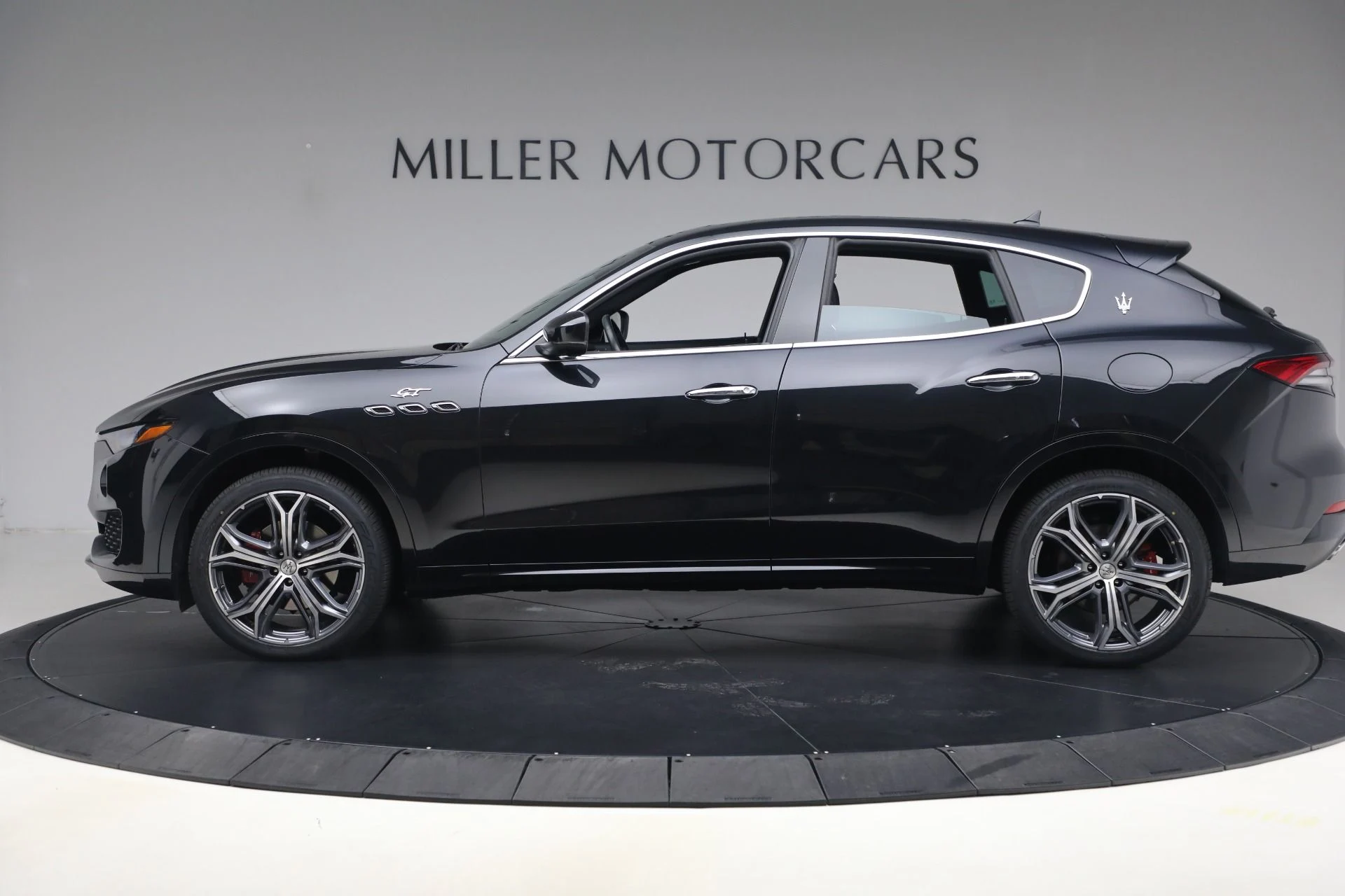 mph002_3480275031_Used_2023_Maserati_Levante_GT_1791466885_18c34e7926