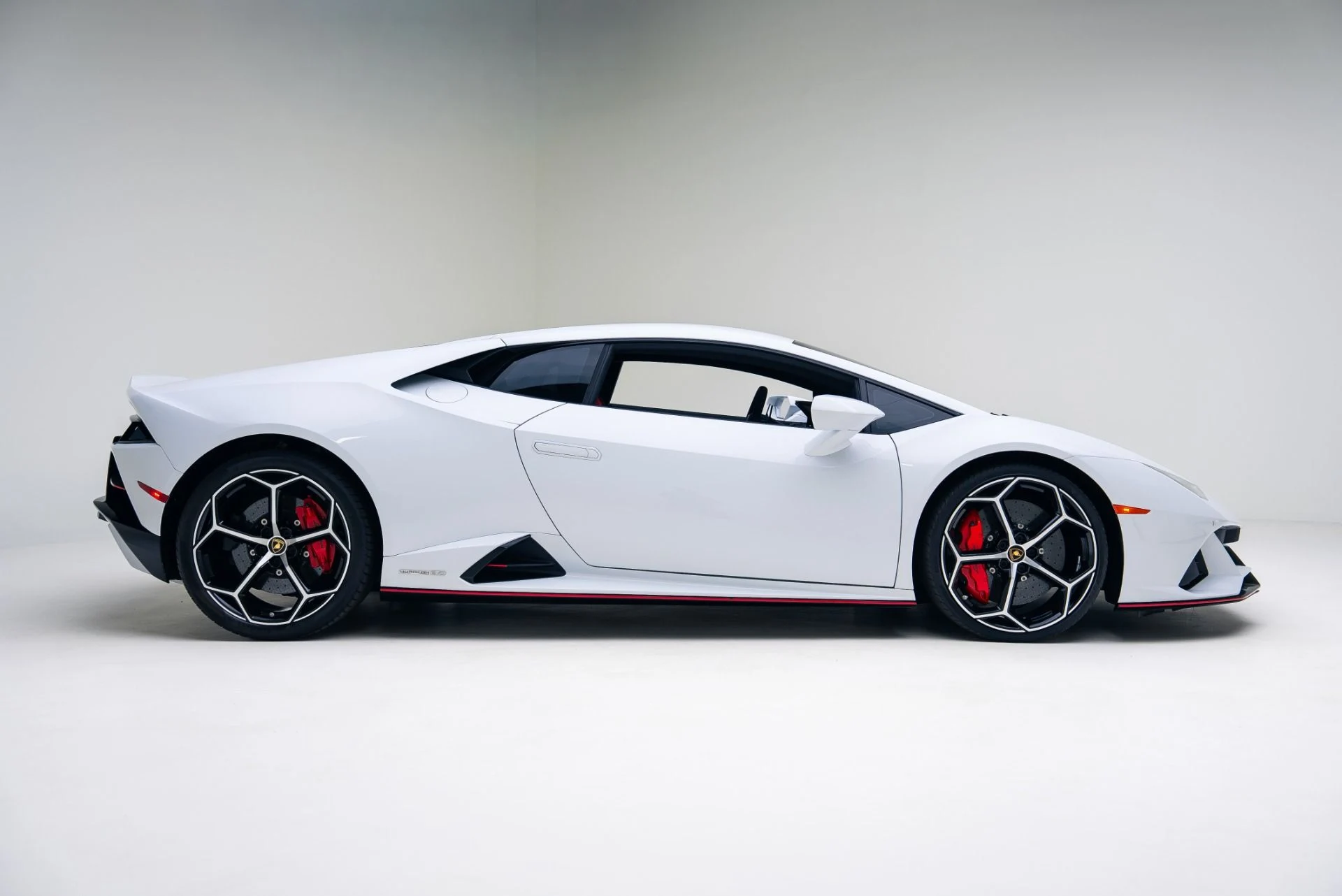 mph002_3480915031_Used_2020_Lamborghini_Huracan_EVO_1766089728_a3cc707ef5