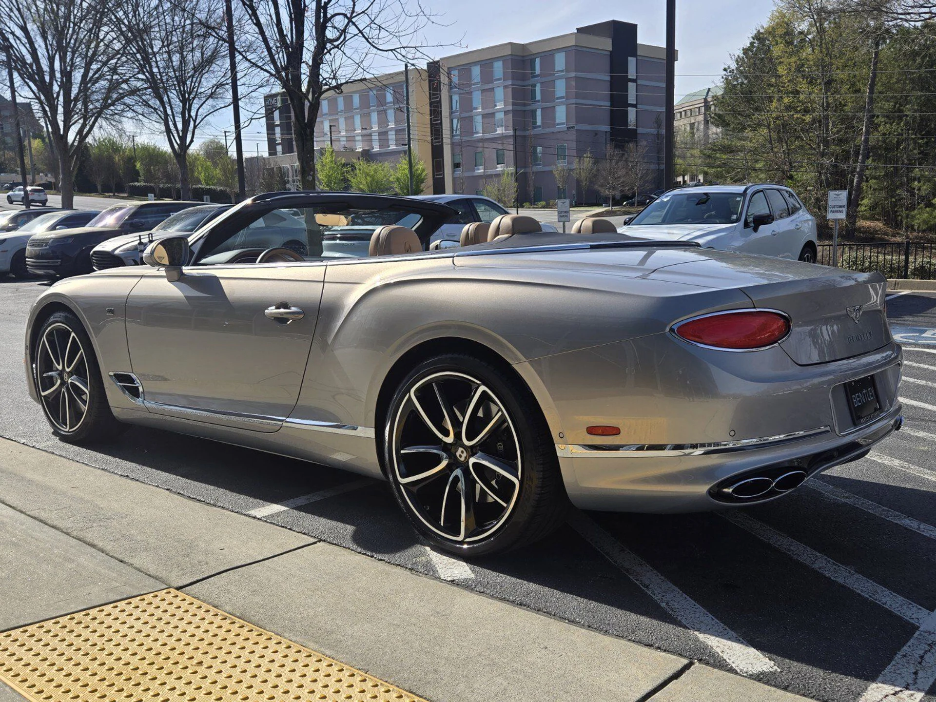 mph002_3484468038_204000bd5c28e41963957266b56708afx_ae1adbd268