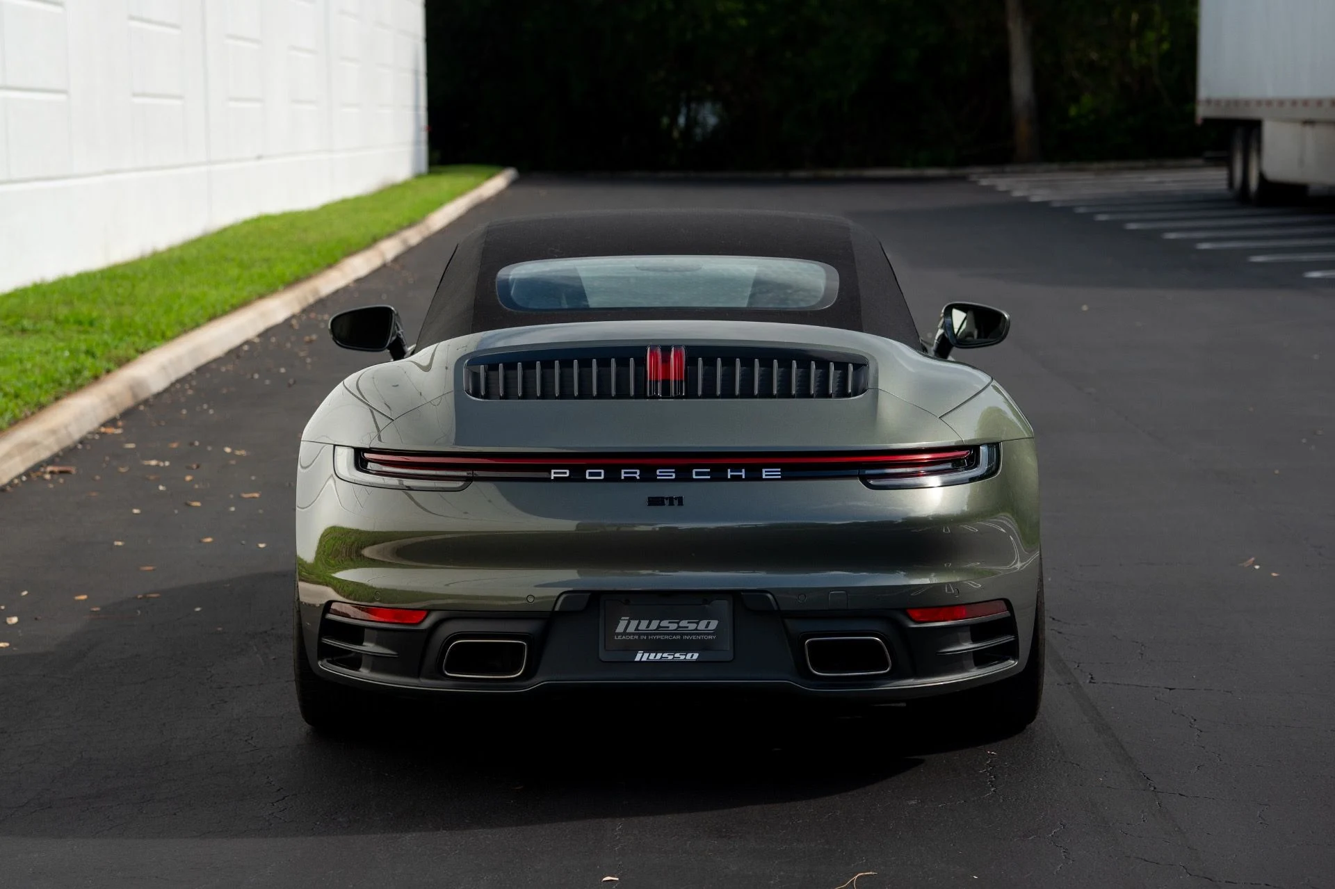mph002_3485957241_Used_2023_Porsche_911_Carrera_1756420505_8298e89df4