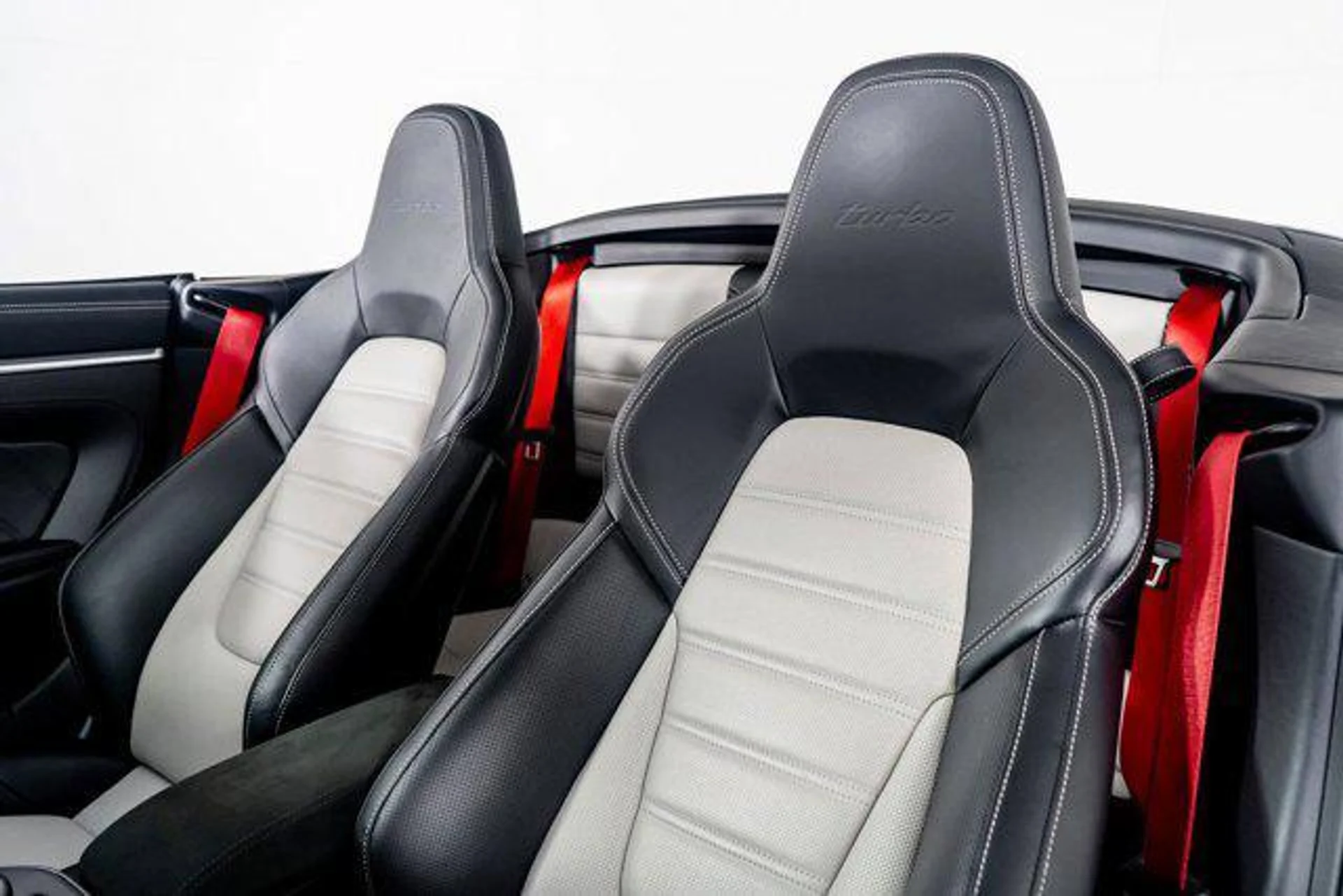 mph002_3487855795_Fdwy_HC_6_O8giurfx554cp_M83_Vv_QI_ef28a923c9