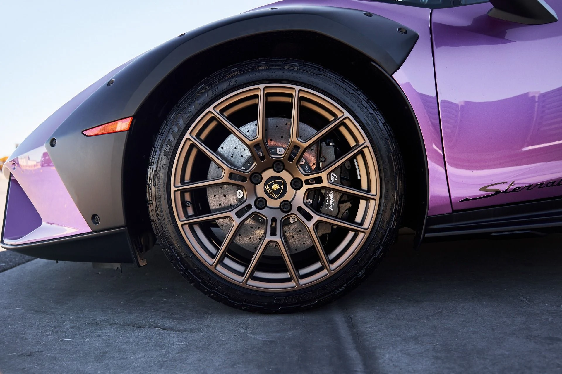 mph002_3489328705_Used_2024_Lamborghini_Huracan_Sterrato_Base_1760828413_5148e286bf