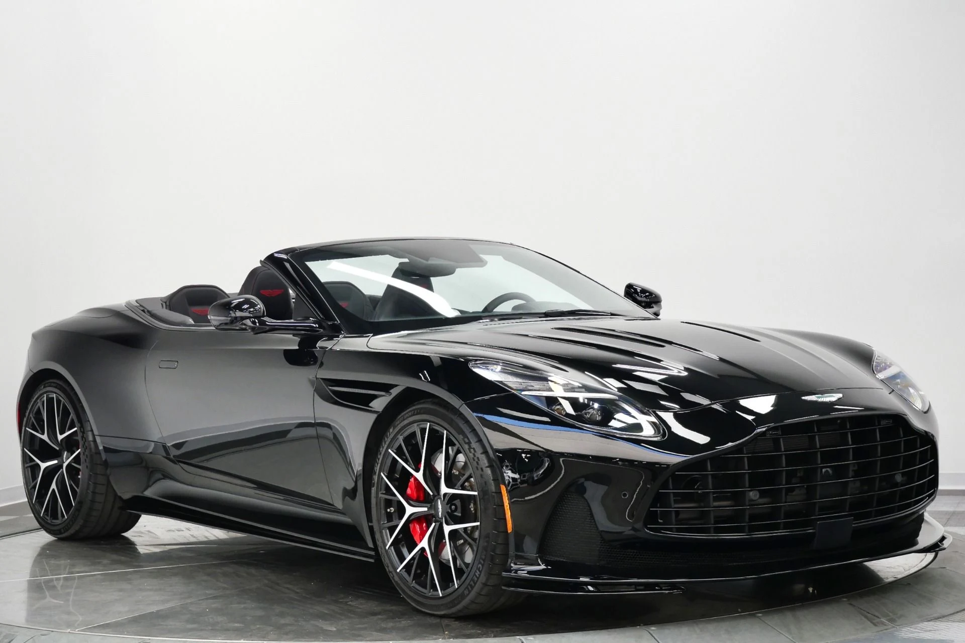 mph002_3496756041_Used_2025_Aston_Martin_DB_12_Volante_Inspire_Sport_Interior_Upper_and_Lower_Black_Packs_1778172034_f8cb206262
