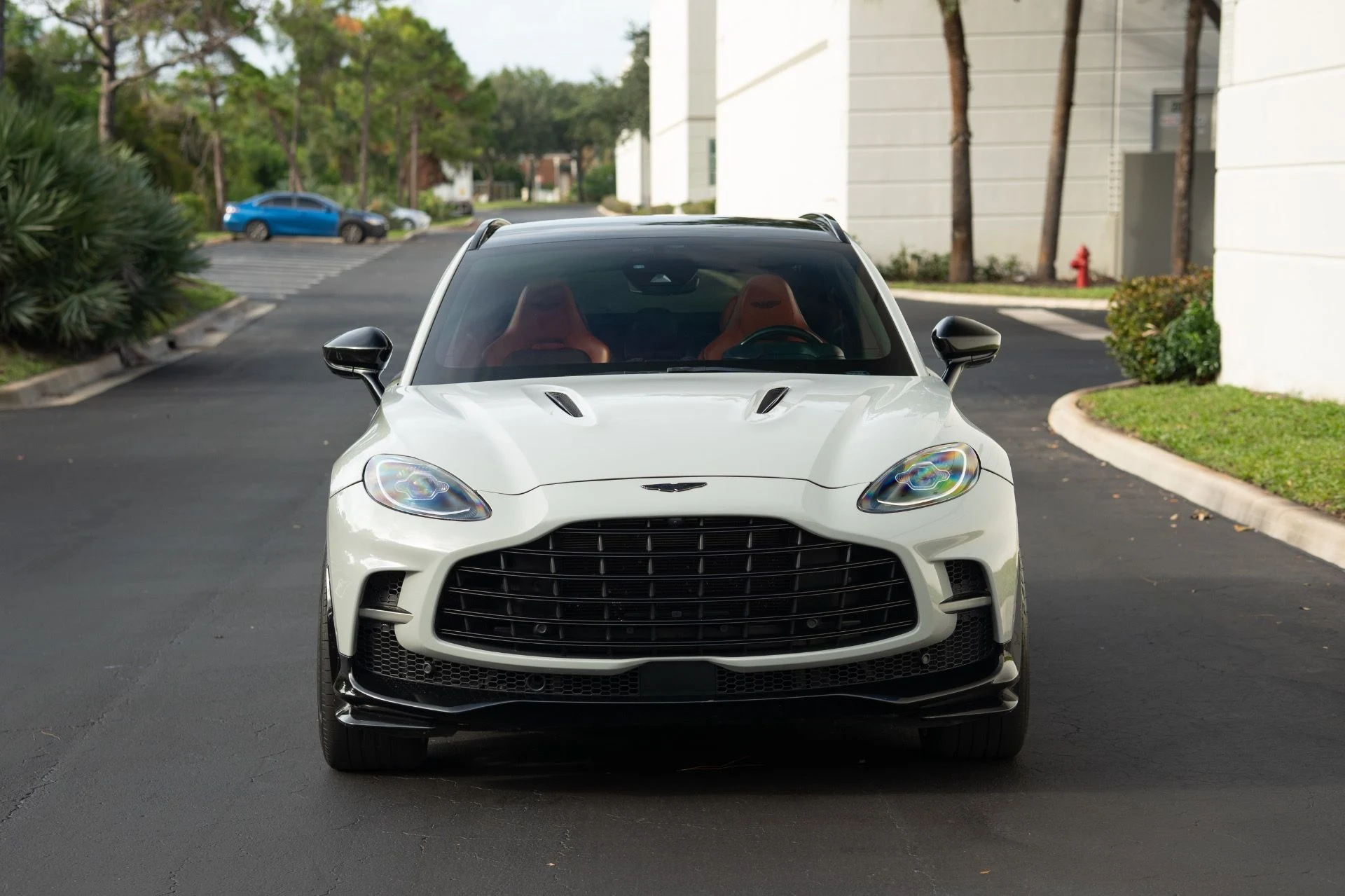mph002_3503277450_Used_2023_Aston_Martin_DBX_707_1756441558_6905fccfca