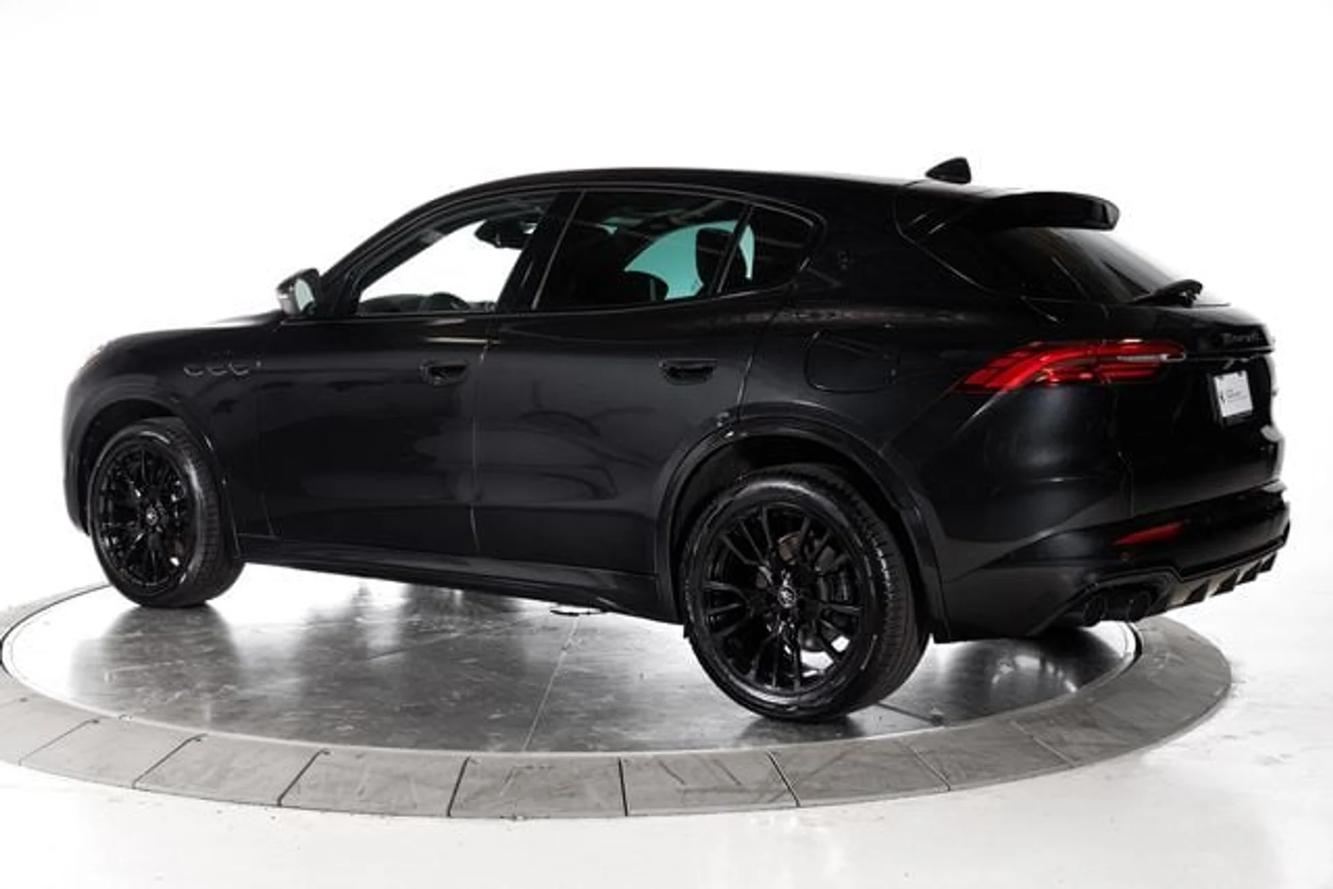 mph002_3505948664_2f23e96f3d5d3f31c5541acff492b153x_6f2c4a96ea