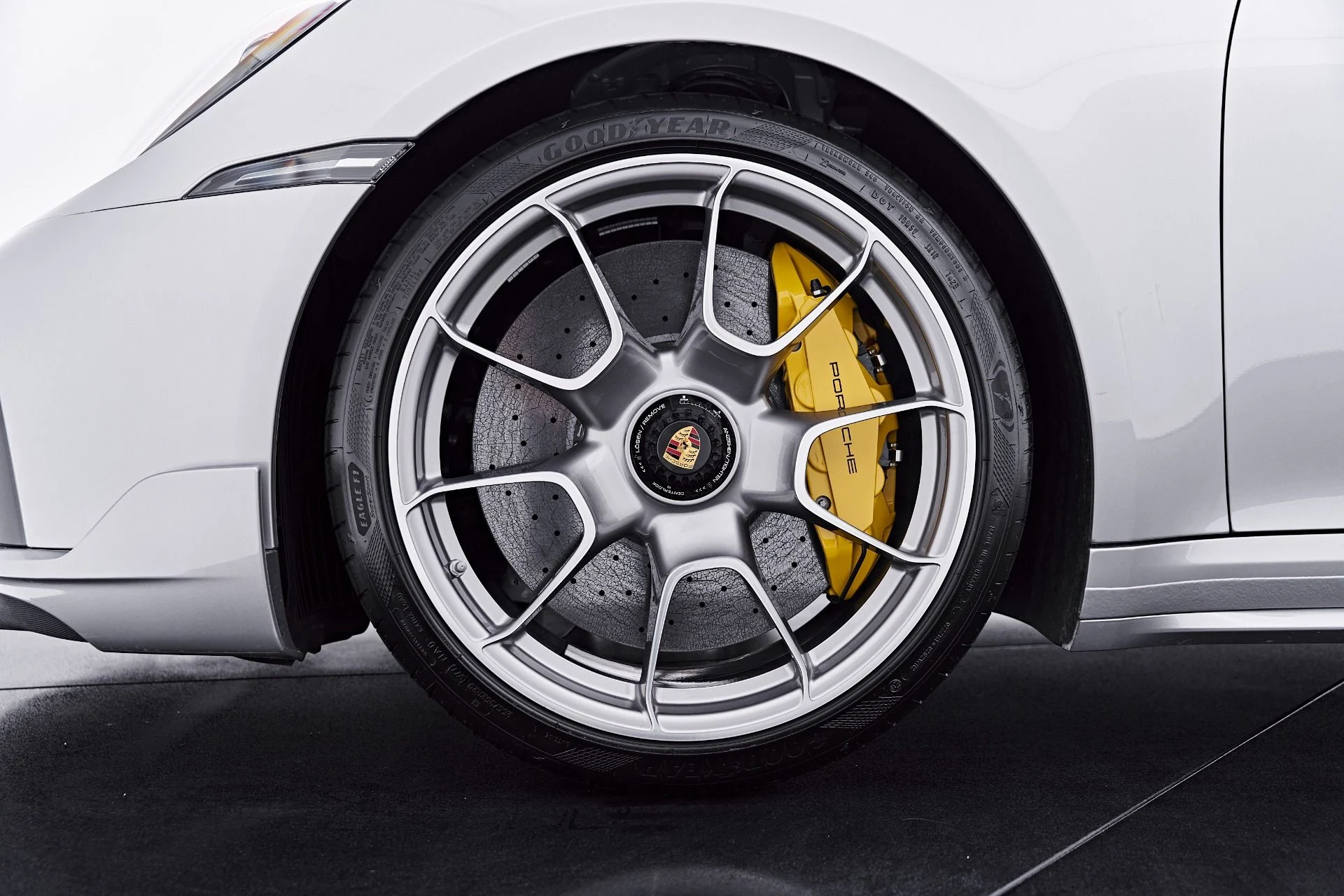 mph002_3507035389_Used_2025_Porsche_911_Turbo_S_1785539111_7e044b53c2