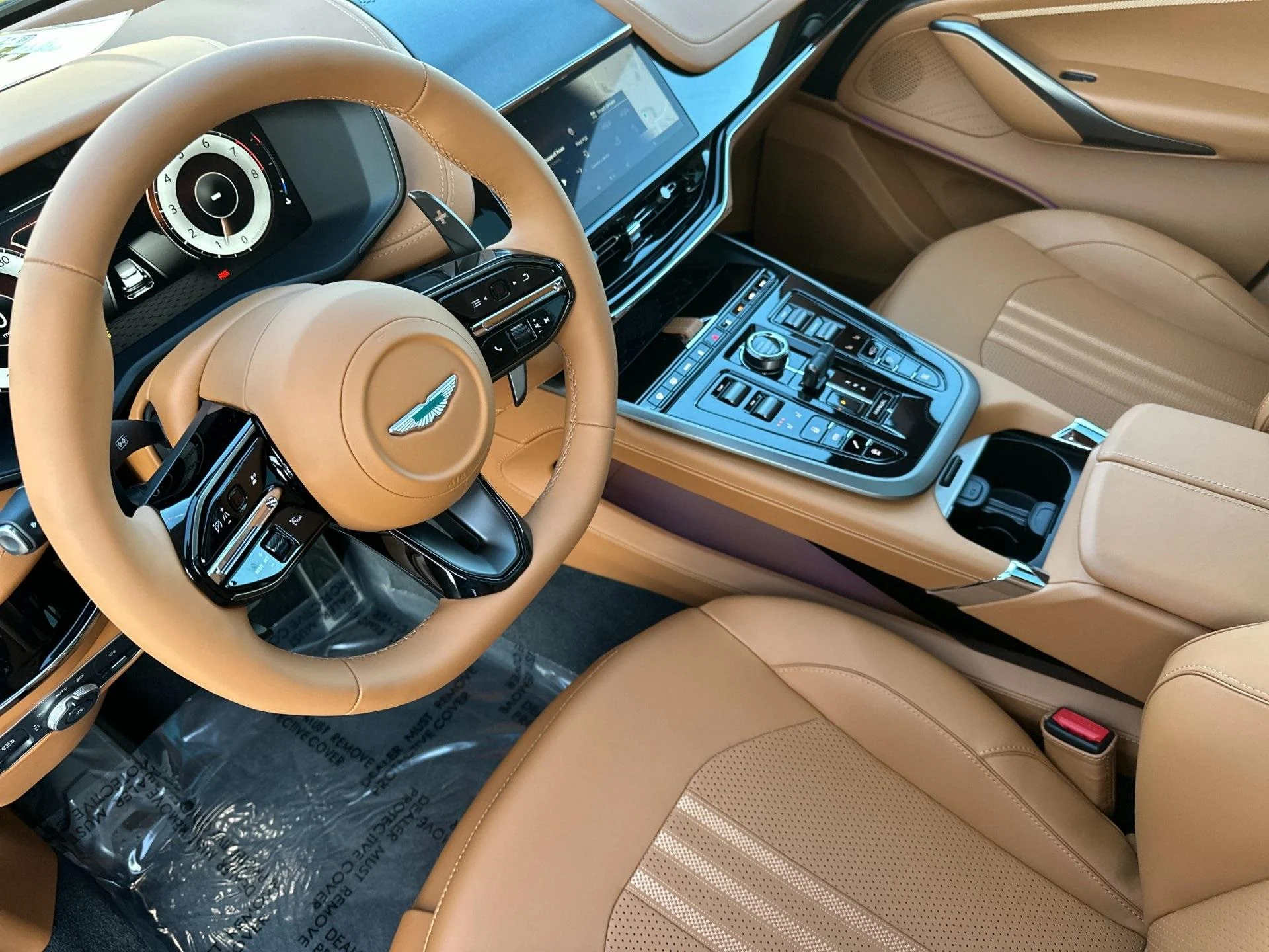 mph002_3509230512_New_2026_Aston_Martin_DBX_707_1765379212_f5cd5590d7