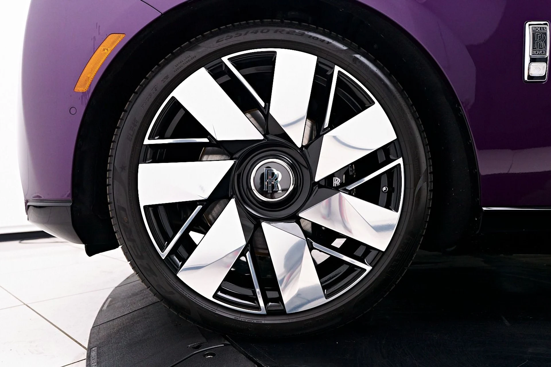 mph002_3509307358_Used_2025_Rolls_Royce_Cullinan_Base_1736646128_4a1ea9c7f1