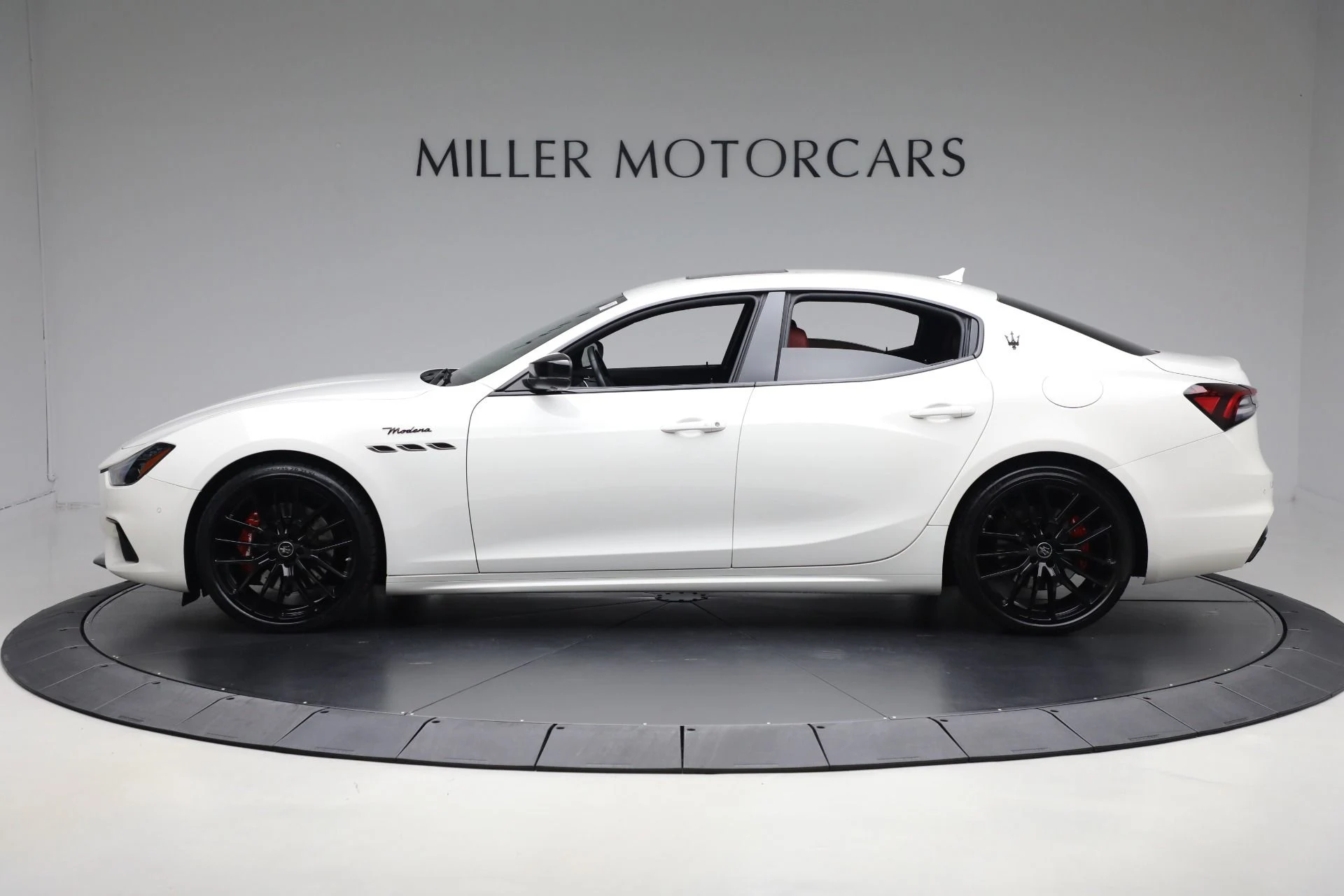 mph002_3512747529_Used_2022_Maserati_Ghibli_Modena_Q4_7ab9b1614d