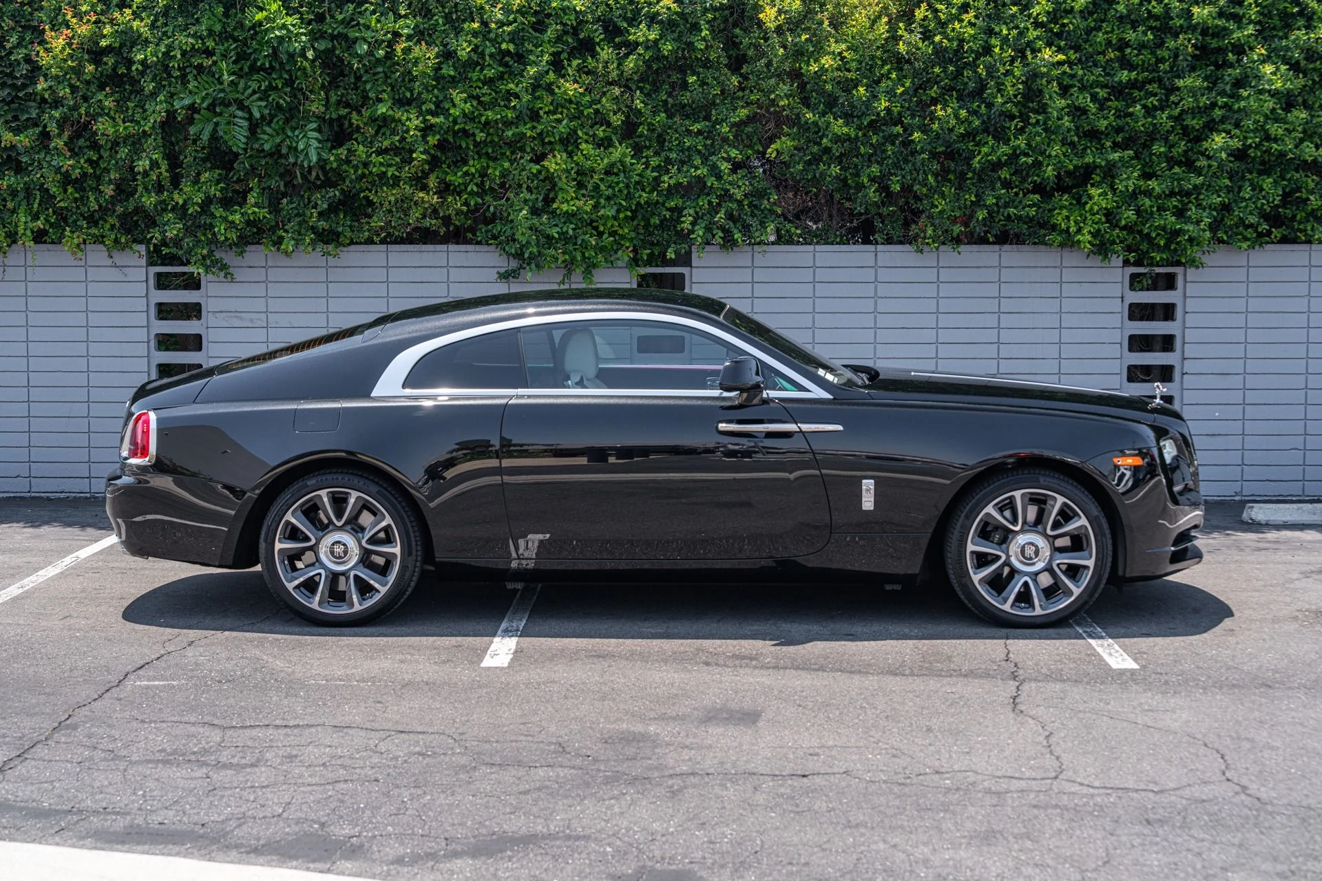 mph002_351678542_Used_2018_Rolls_Royce_Wraith_1752607017_bfa0d3ab44