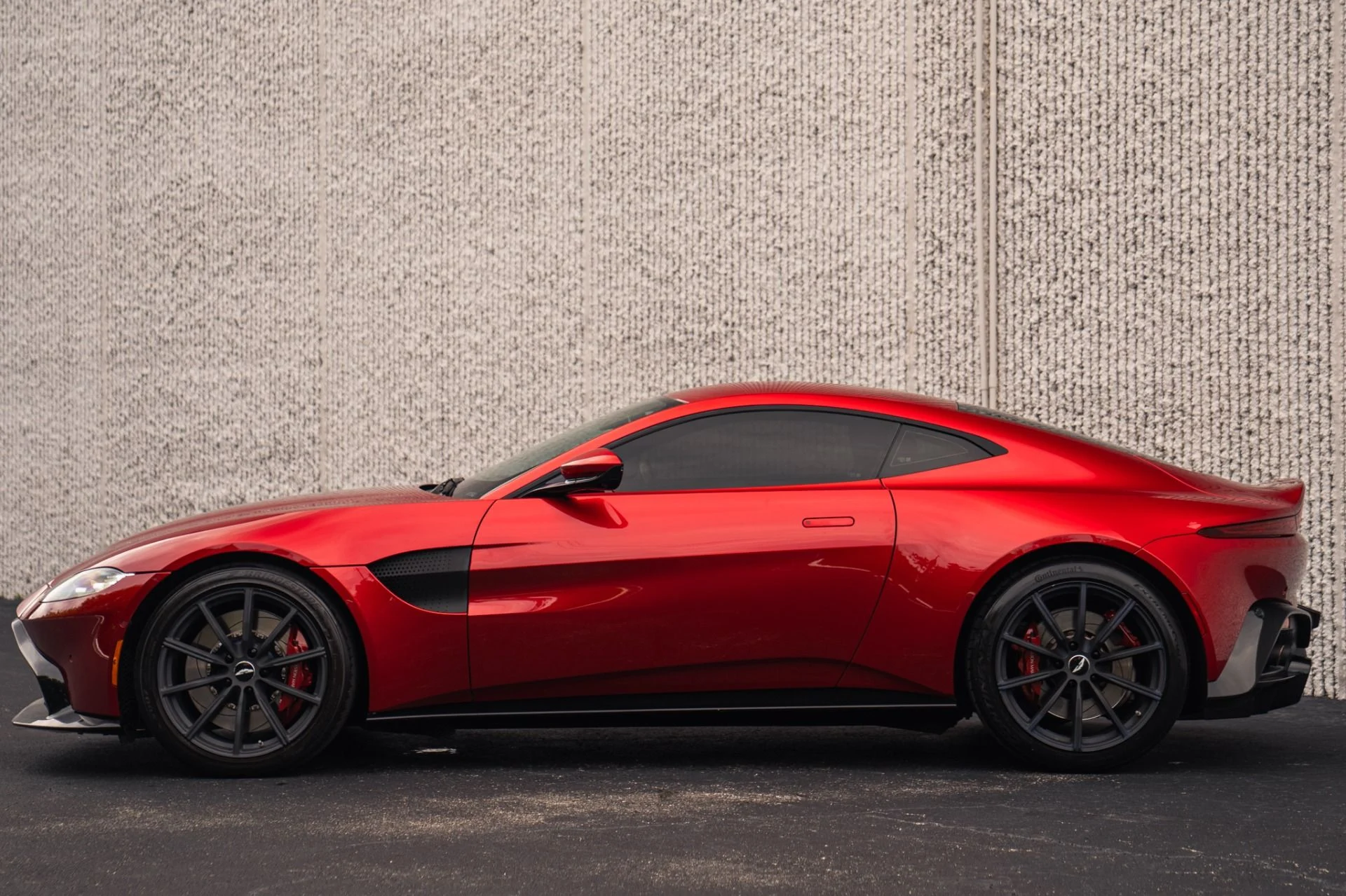 mph002_352731815_Used_2019_Aston_Martin_Vantage_Painted_Hyper_Red_1790717746_84625eb03c