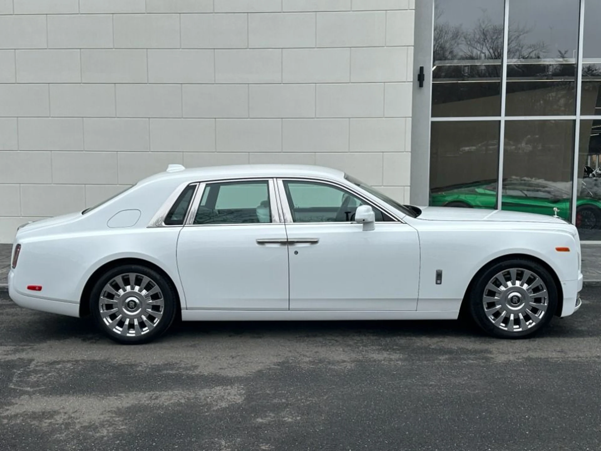 mph002_3534920579_Used_2022_Rolls_Royce_Phantom_1773436157_0fc8fb445a