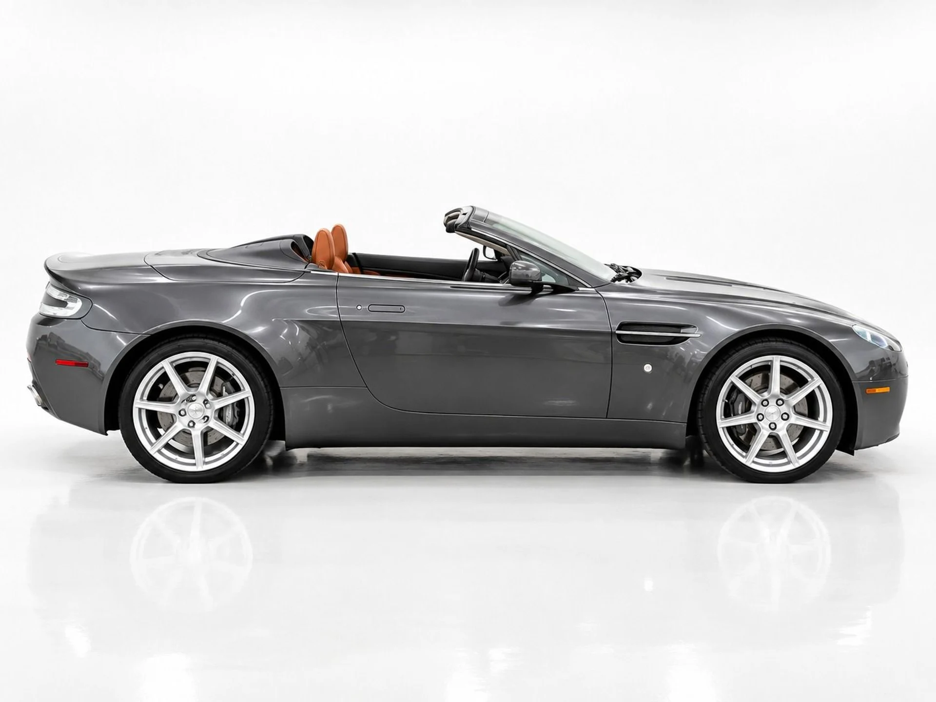mph002_3543092725_Used_2007_Aston_Martin_V8_Vantage_Roadster_Only_27_K_Miles_Just_Serviced_Gorgeous_Color_Combo_1790716551_90b4110096
