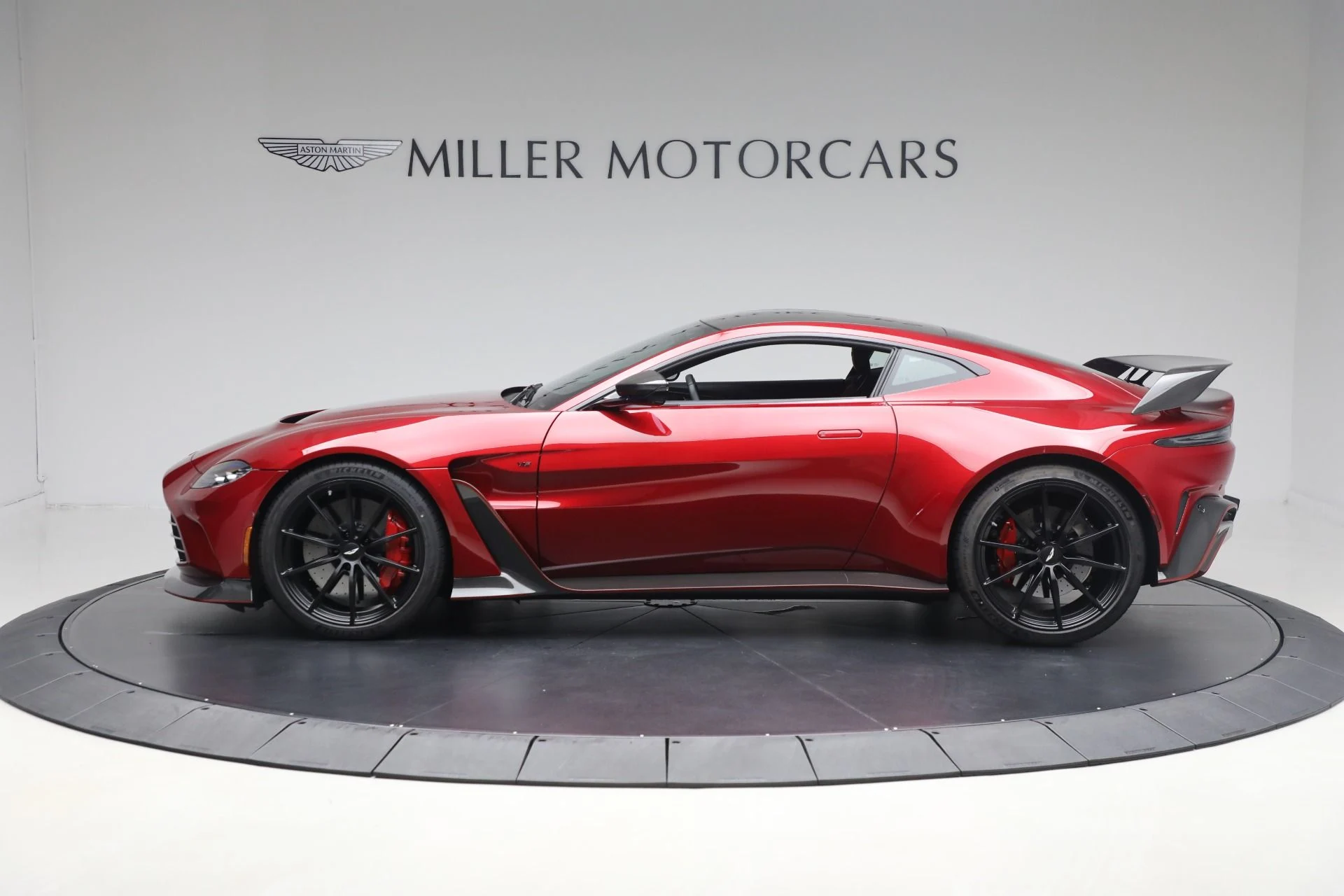 mph002_3544599205_Used_2023_Aston_Martin_Vantage_V12_43ea948d72