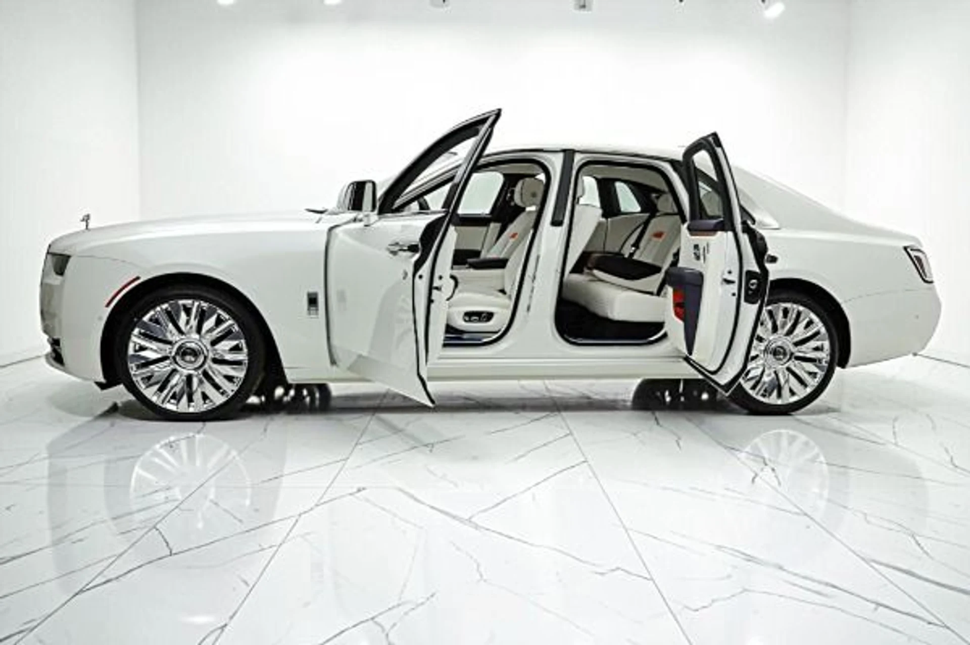 mph002_3550126613_New_2027_Rolls_Royce_Ghost_815cb8ad3e