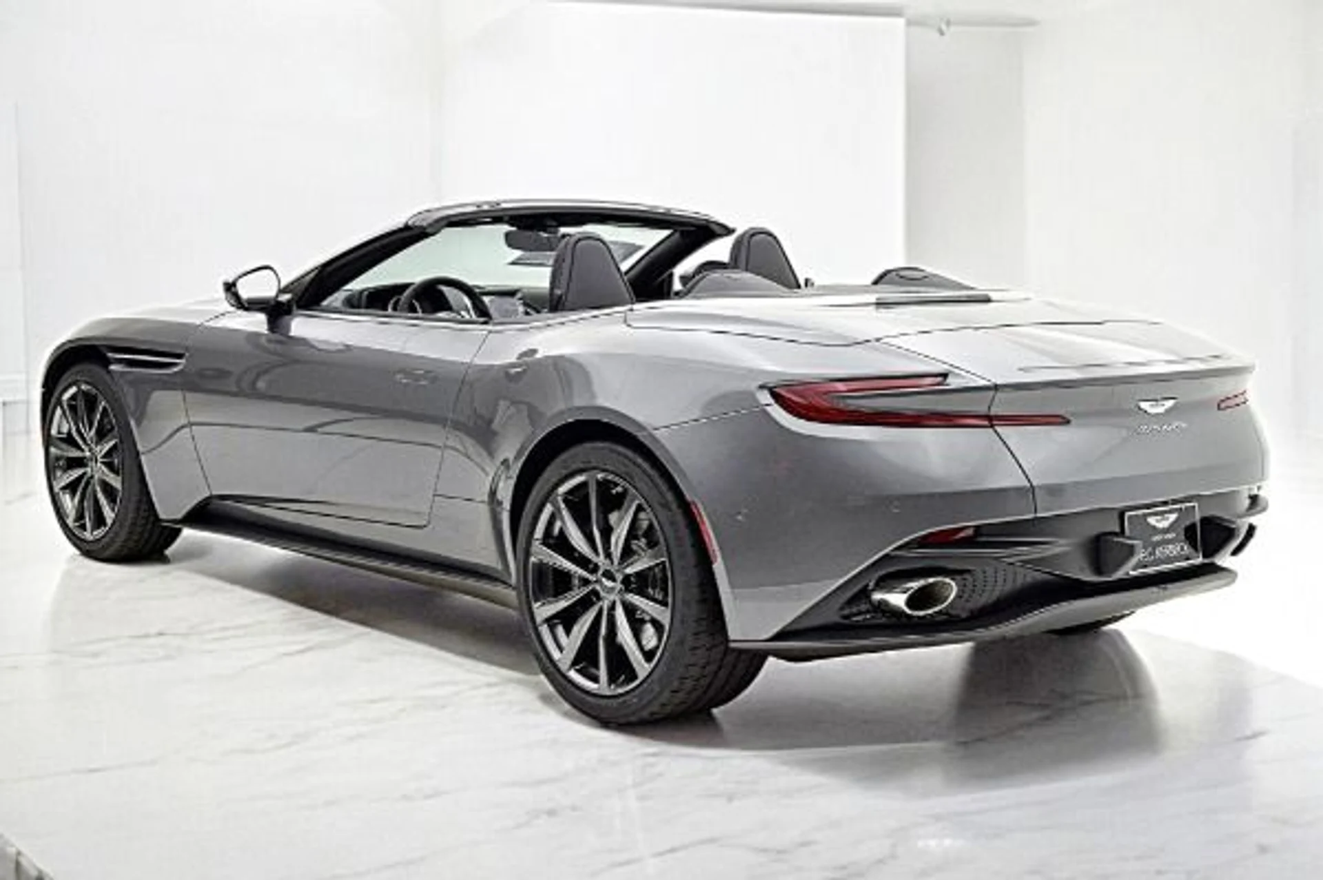 mph002_3550849199_Used_2021_Aston_Martin_DB_11_V8_Volante_25cc65a550
