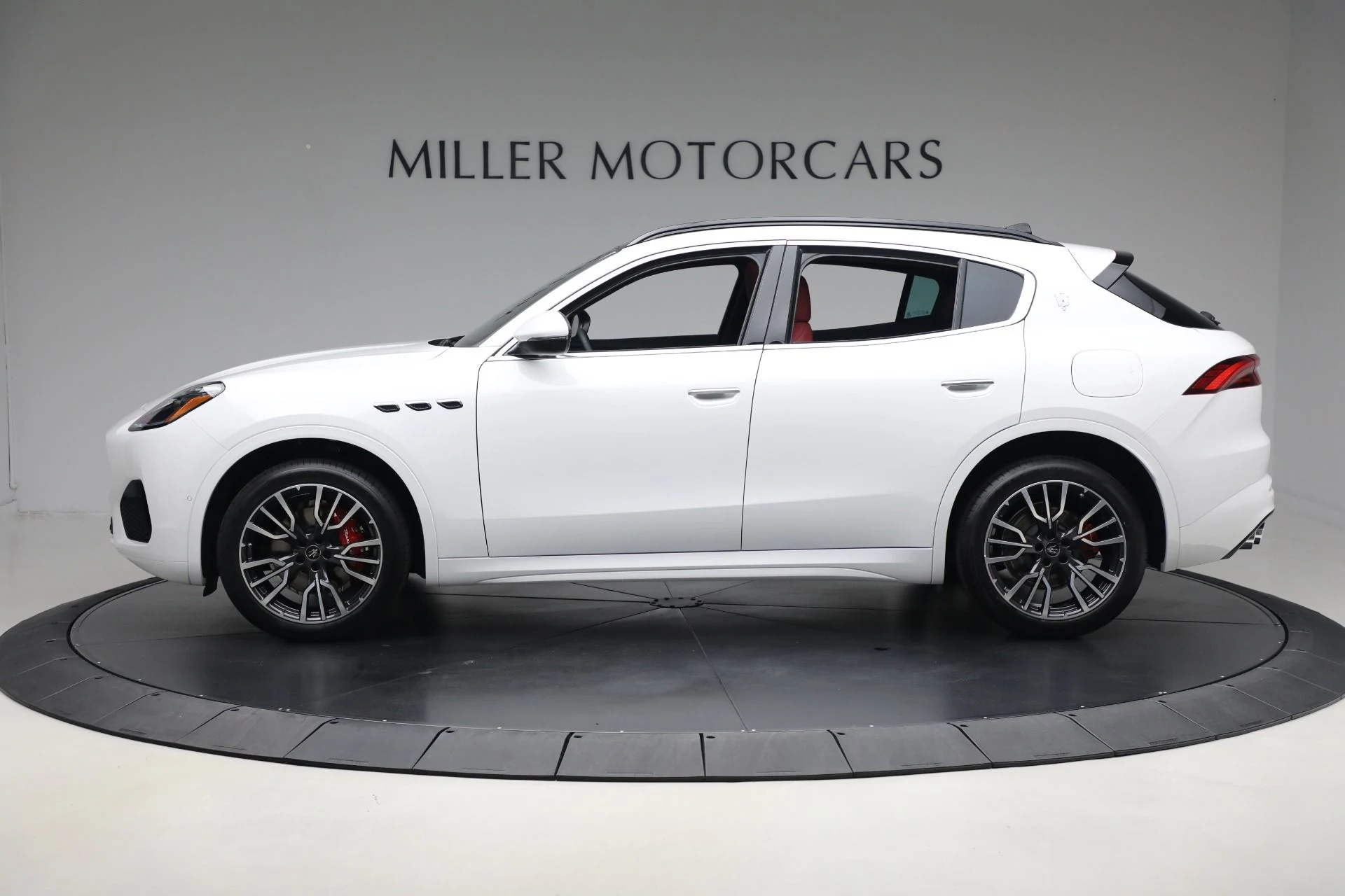 mph002_3556972492_New_2025_Maserati_Grecale_45b17026b0