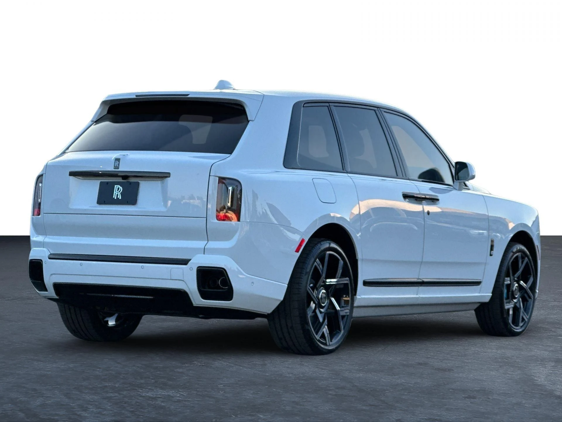 mph002_3562068747_New_2026_Rolls_Royce_Black_Badge_Cullinan_1765013303_cb3de3b339