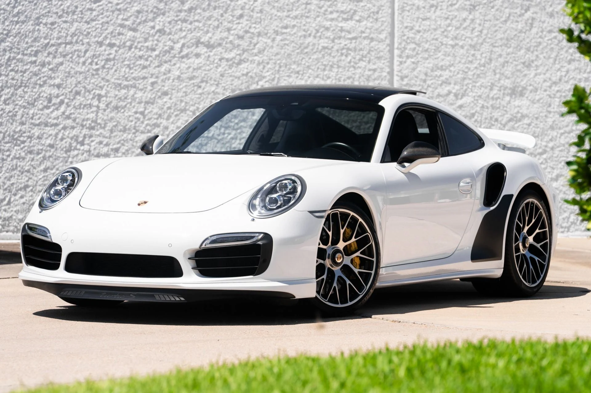 mph002_3566477456_Used_2016_Porsche_911_Turbo_S_1757446790_5797cb3fe6