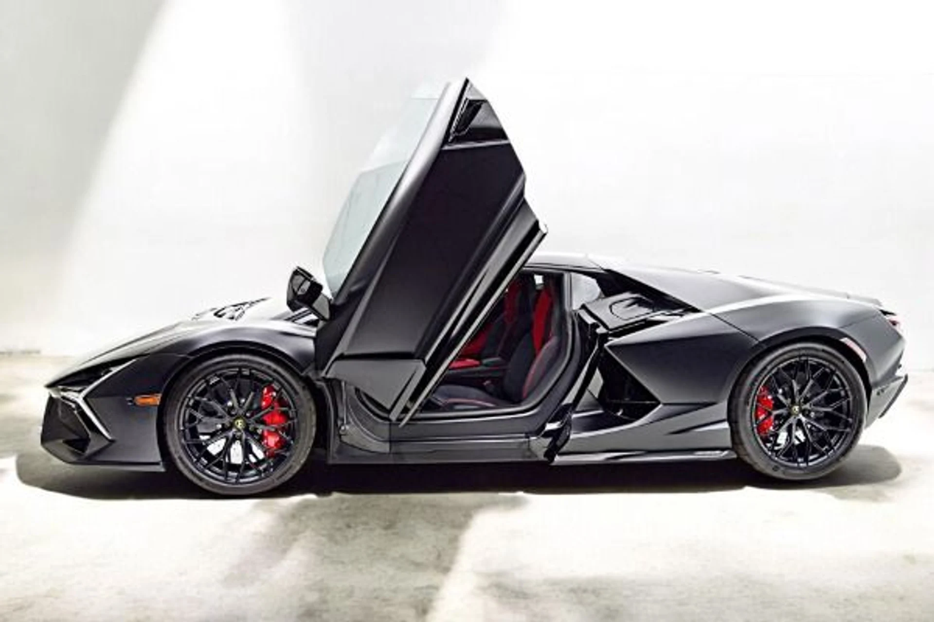 mph002_3566671881_Used_2024_Lamborghini_Revuelto_LEASE_OPTIONS_AVAILABLE_09d60a096e