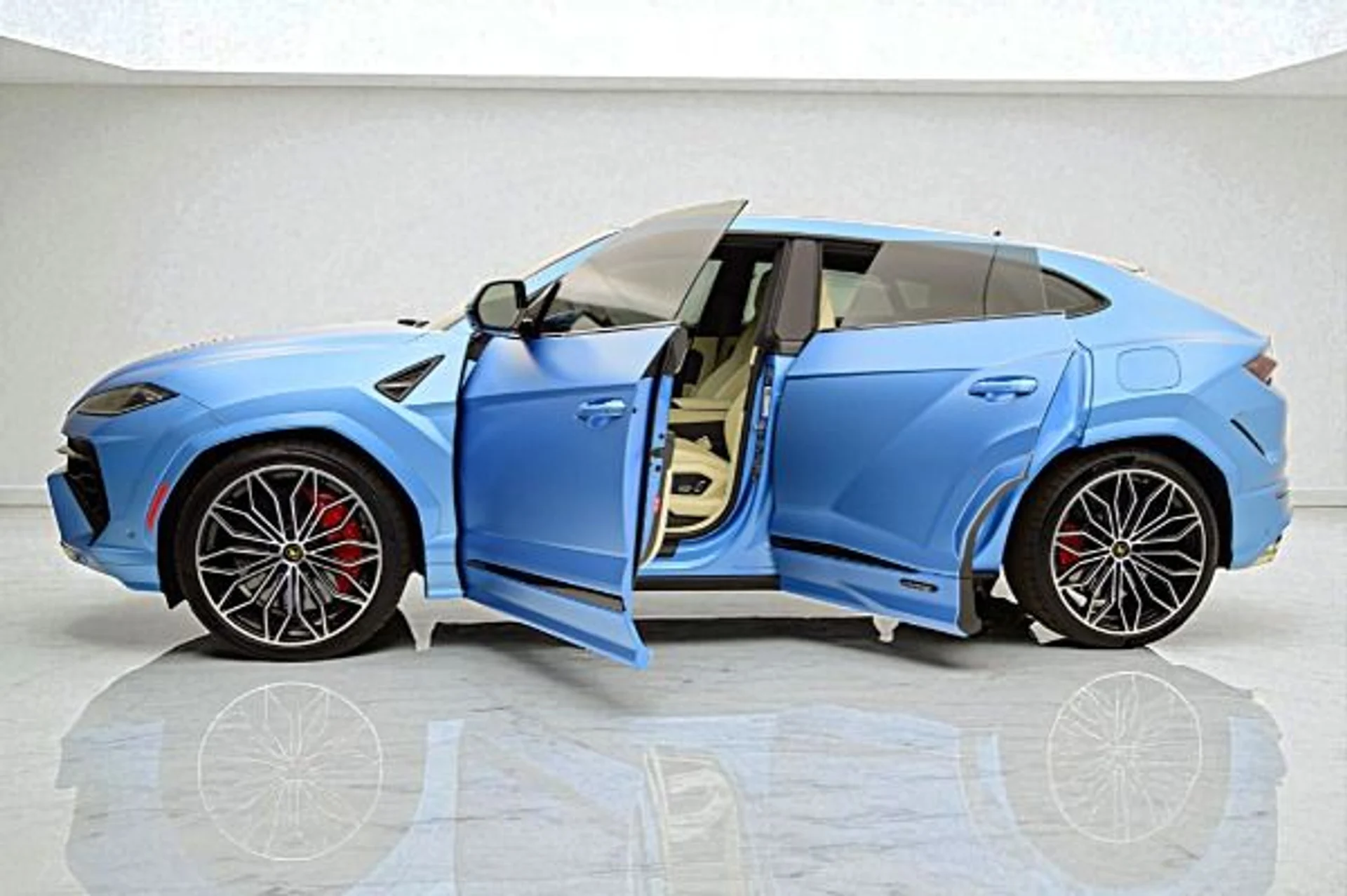 mph002_3573506585_Used_2025_Lamborghini_Urus_SE_6f0493f765