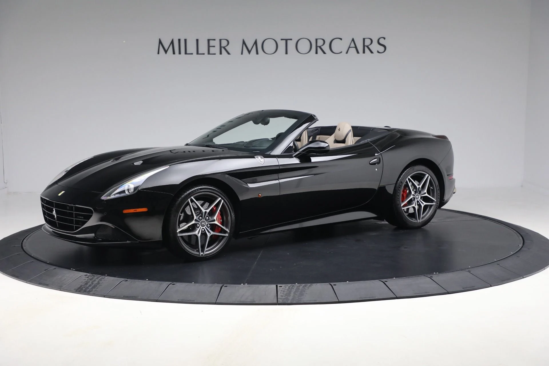 mph002_3577497763_Used_2016_Ferrari_California_T_1749504250_4b3d1e4f69