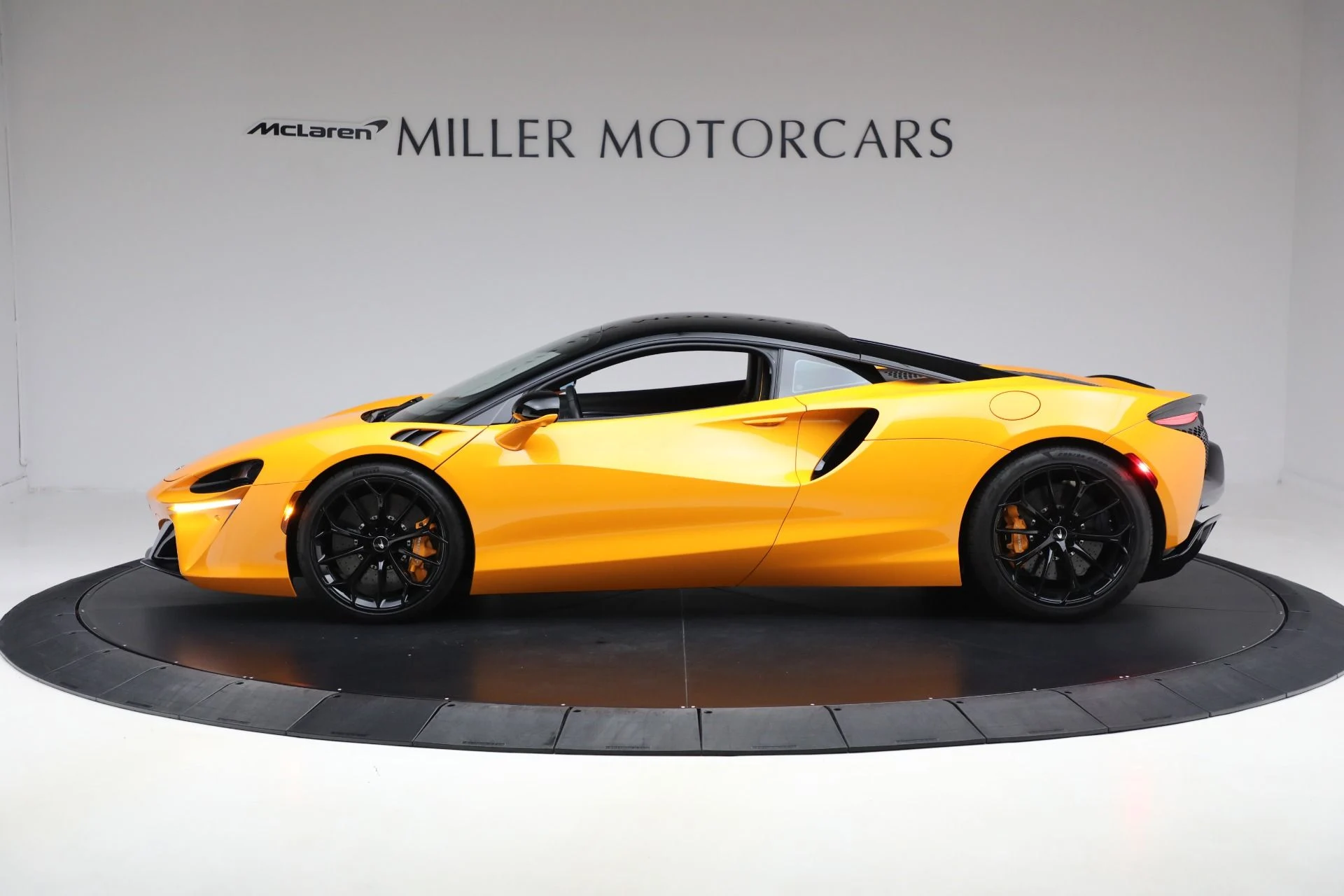 mph002_3579865290_Used_2024_Mc_Laren_Artura_Tech_Lux_9dbe521a18