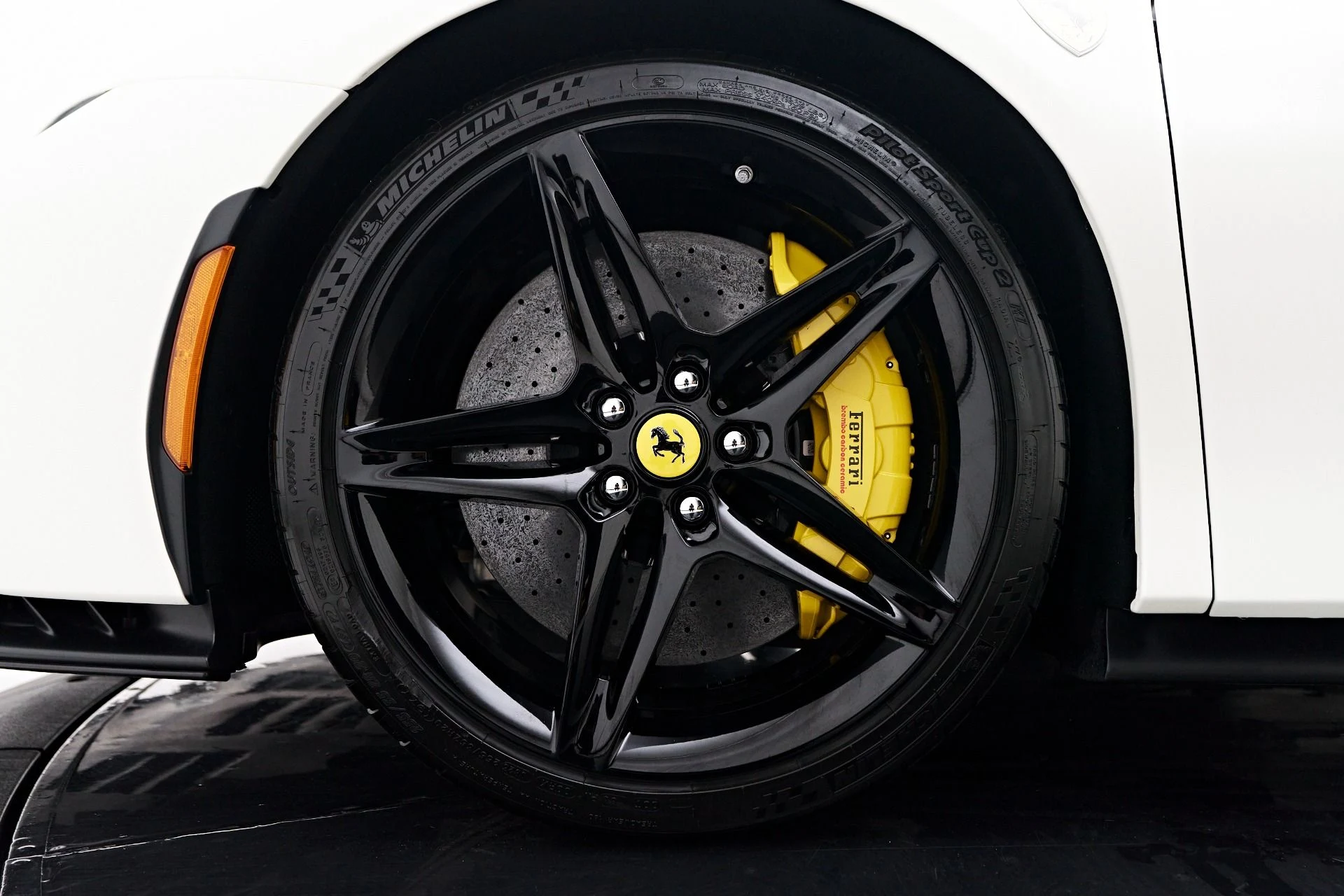 mph002_3585125453_Used_2023_Ferrari_SF_90_Stradale_Base_1757439865_cee9ec75bb