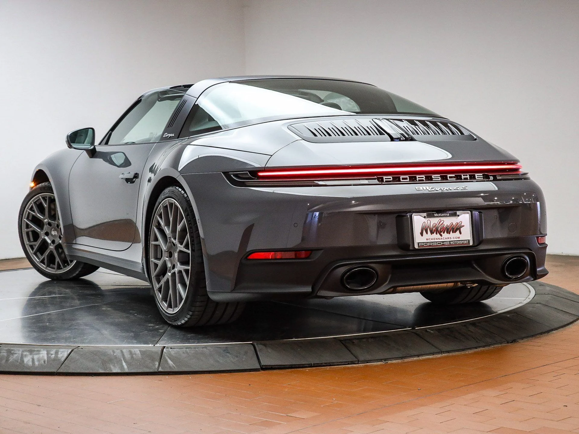 mph002_3585584313_51e548a4a4d5b45111cbbbbad3d147d0x_a9eeec574e