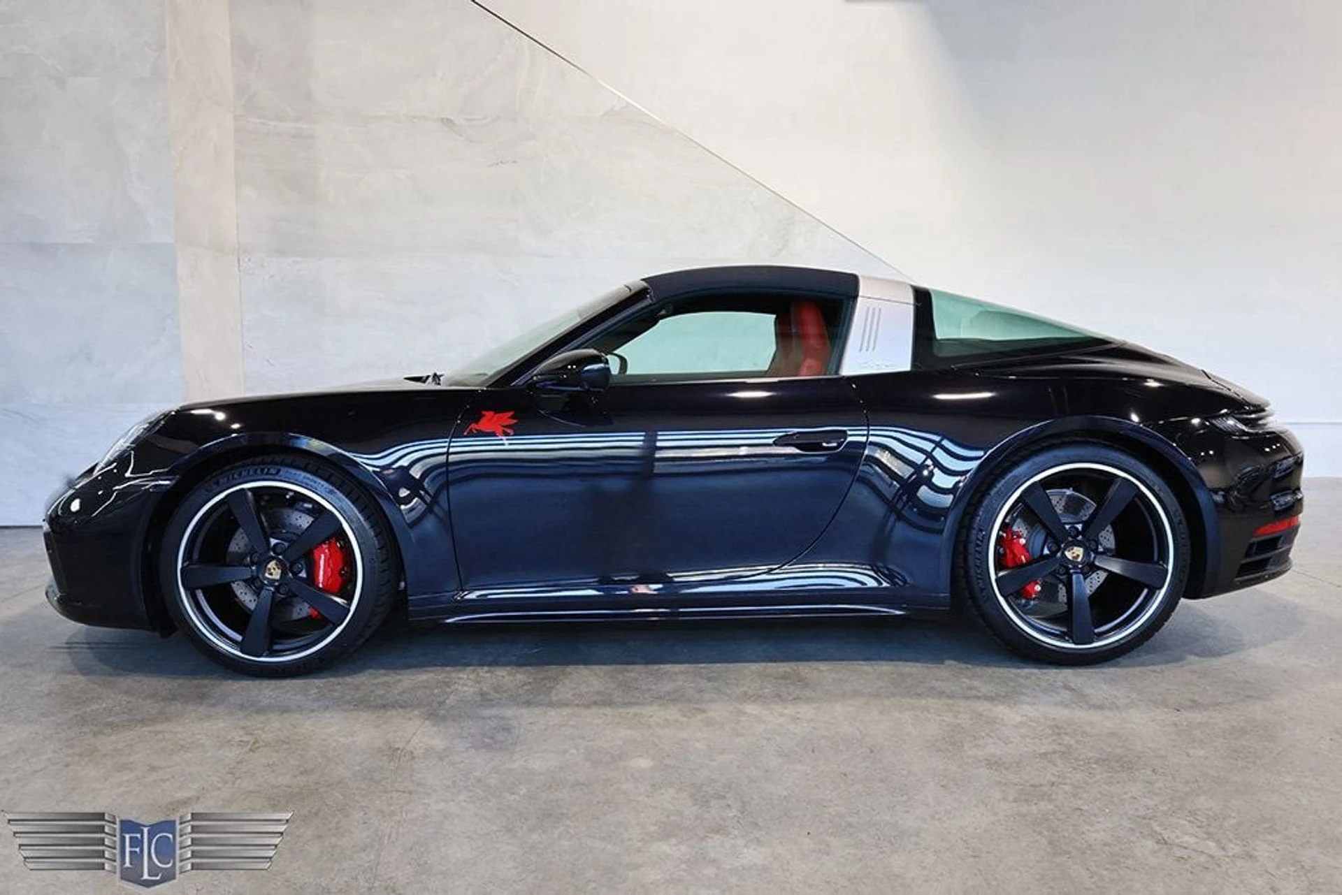 mph002_3587724217_used_2024_porsche_911_targa4s_9689_22903076_3_1024_0e029ccda2