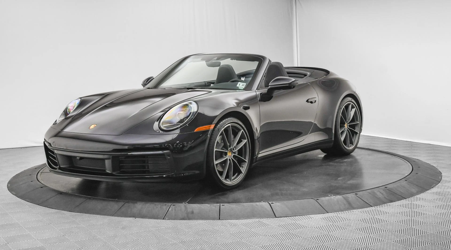 mph002_3591172815_Used_2022_Porsche_911_Carrera_1753776299_4b33478f9a