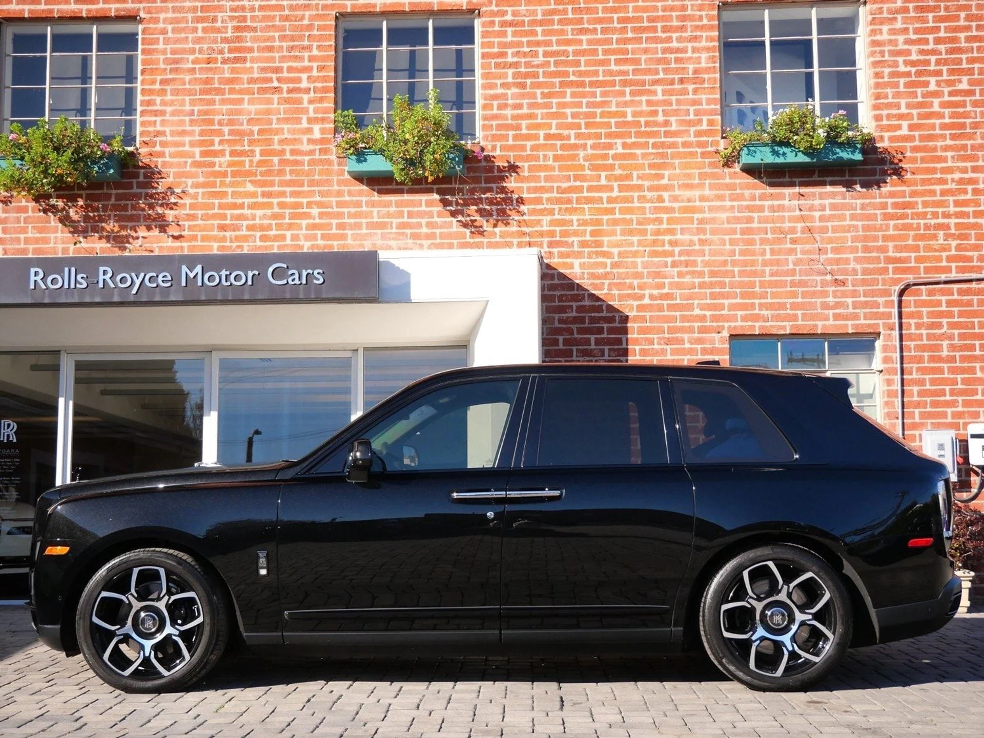 mph002_3592471724_a5069dfc22016269aee97f3c44abd92cx_5dcc4b48e3