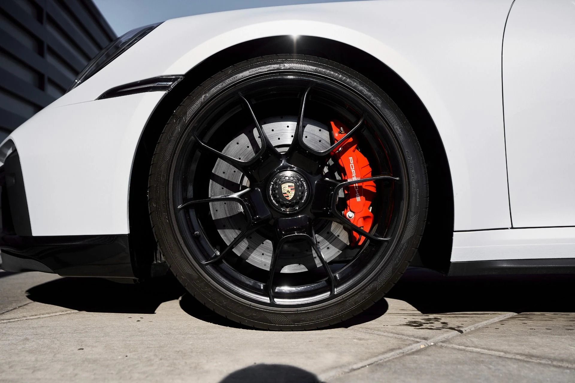 mph002_3593020103_Used_2024_Porsche_911_Turbo_1765332384_d94ff8ad4f