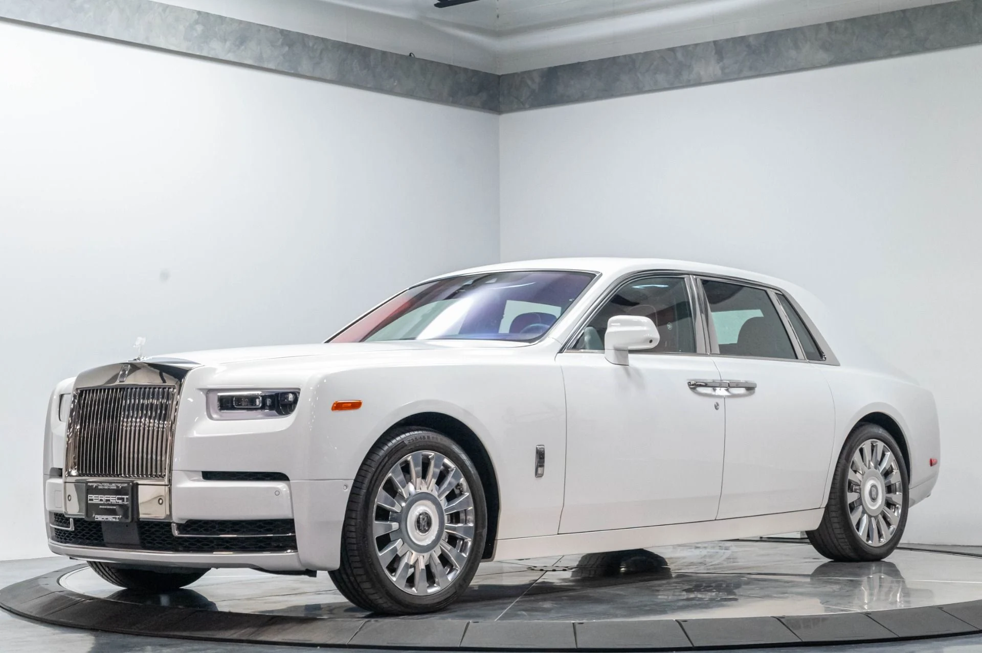 mph002_359670603_Used_2019_Rolls_Royce_Phantom_1787167685_ded857e474