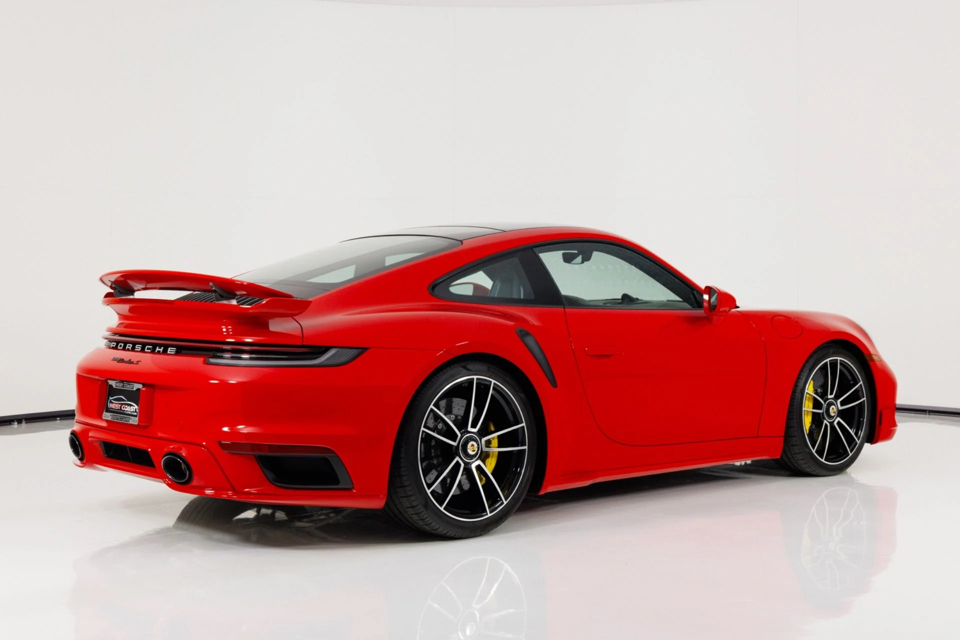 mph002_3611070917_Used_2021_Porsche_911_Turbo_S_1776203908_d9729684b0