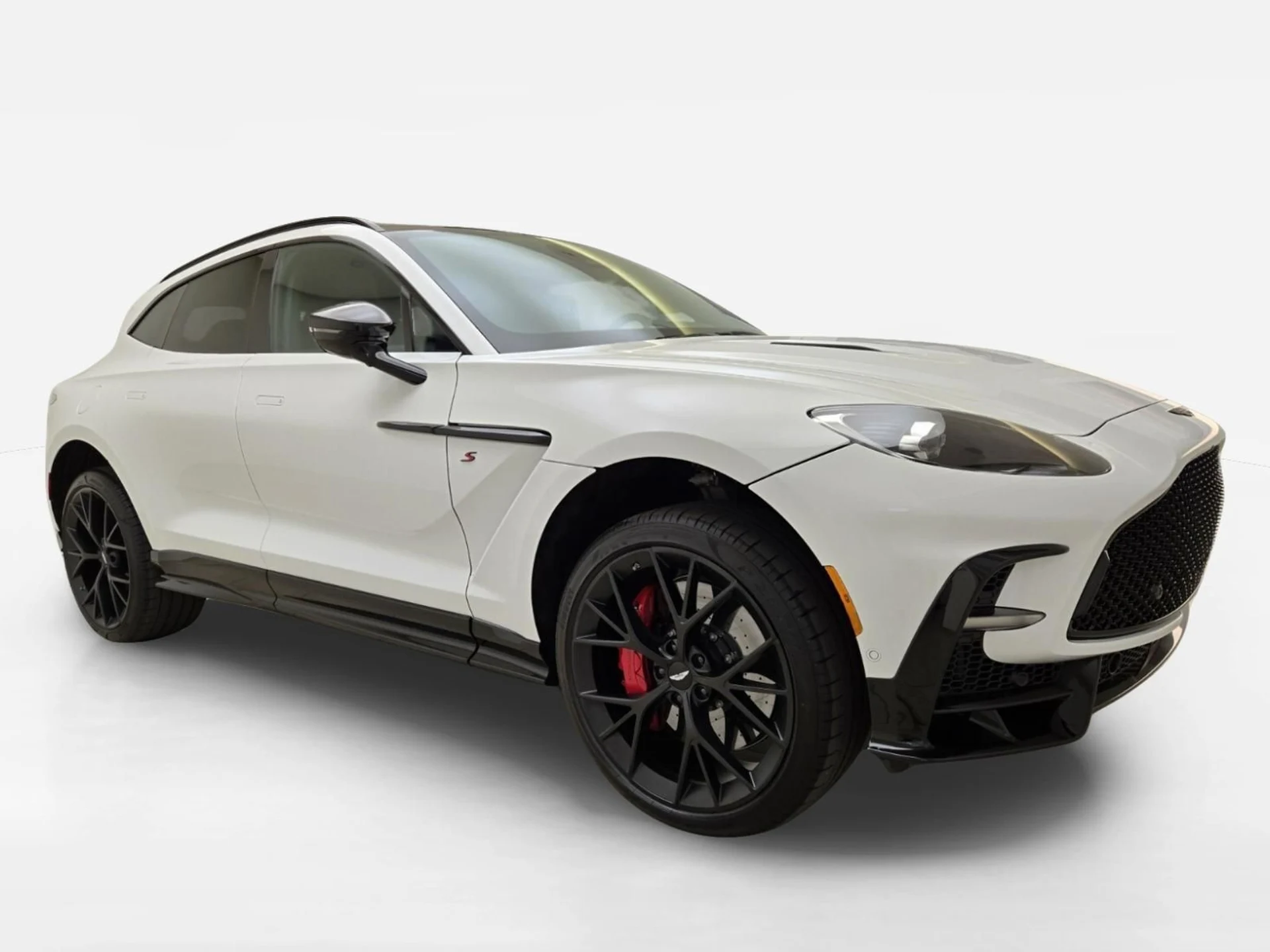 mph002_3612744418_New_2026_Aston_Martin_DBX_S_1776835378_e4e912d6de