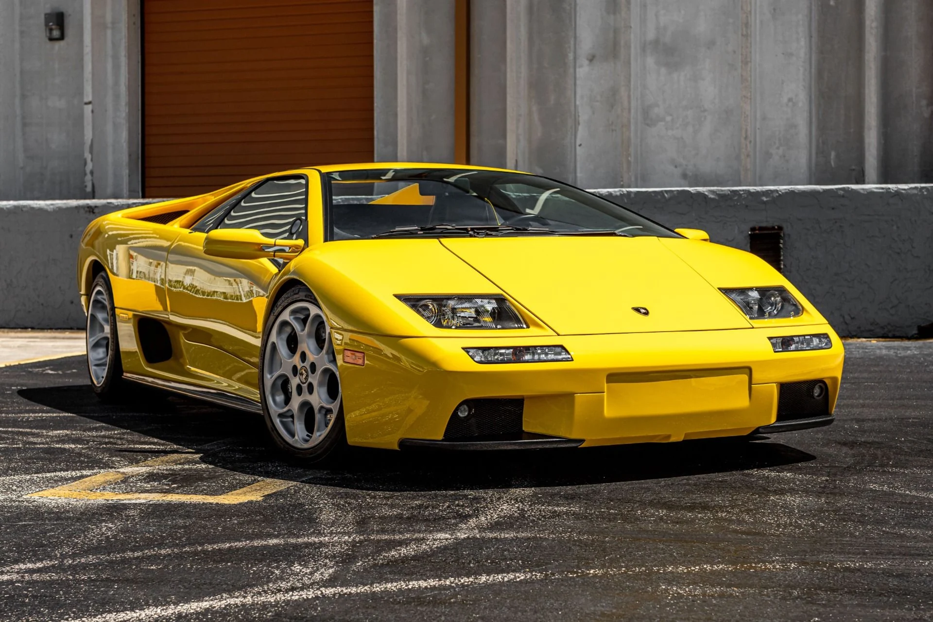 mph002_3629308792_Used_2001_Lamborghini_Diablo_VT_IMMACULATE_CONDITION_W_EXTENSIVE_CARBON_19_K_SERVICE_PERFORMED_1658444927_f861af507b