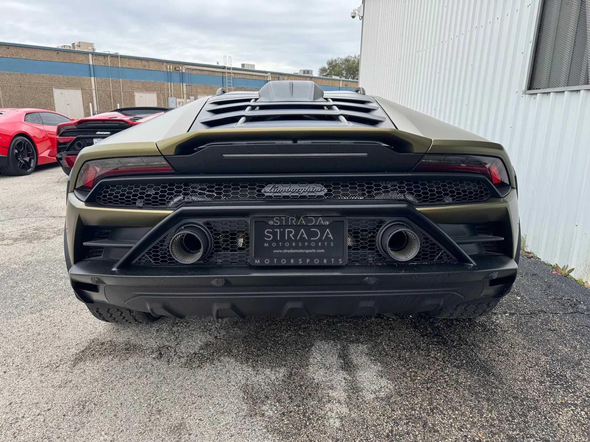 mph002_3638232450_Used_2024_Lamborghini_Huracan_Sterrato_1764024826_0b441b32af