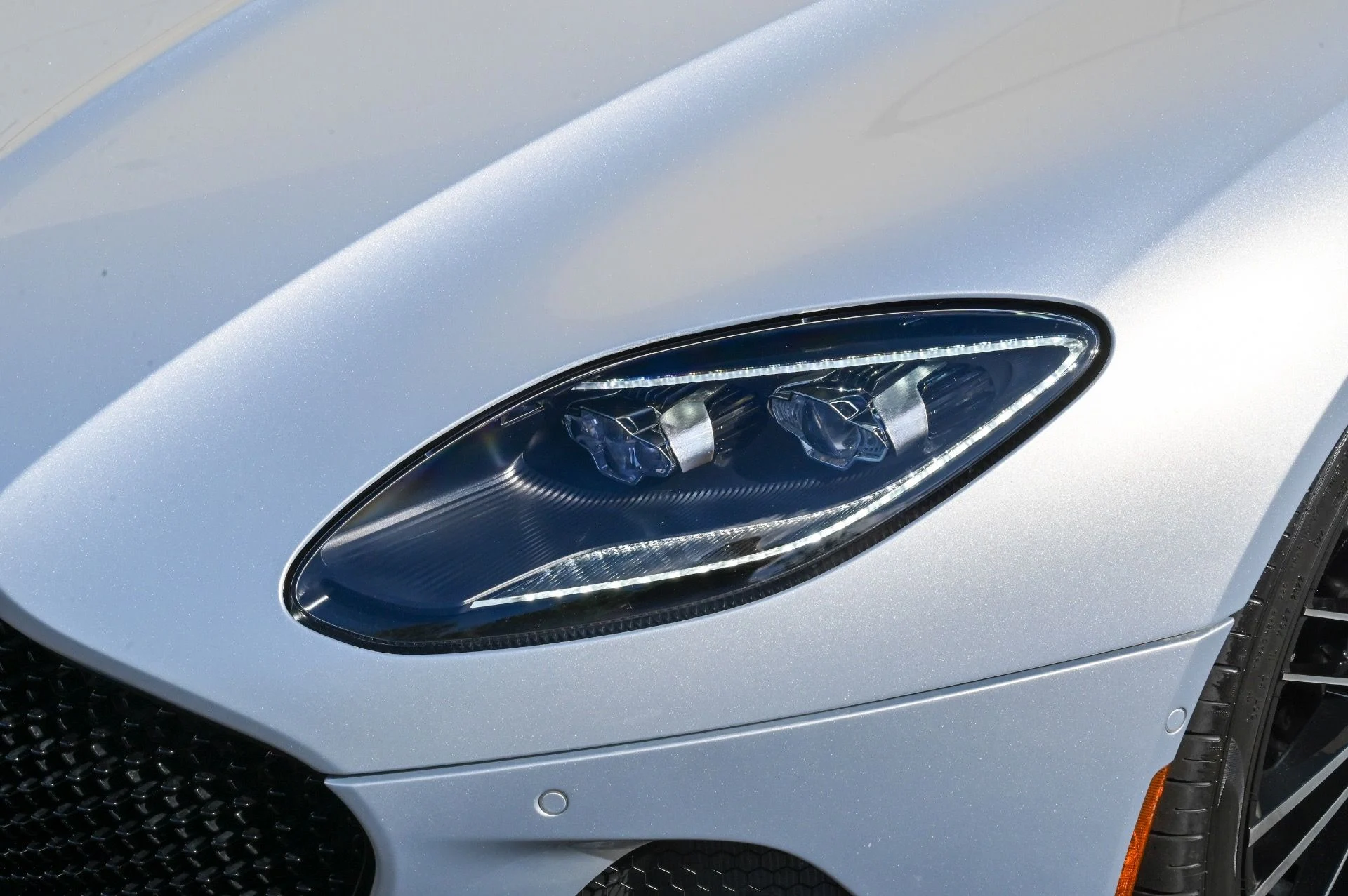 mph002_3640808468_Used_2020_Aston_Martin_DBS_Superleggera_1708981892_35629e4310