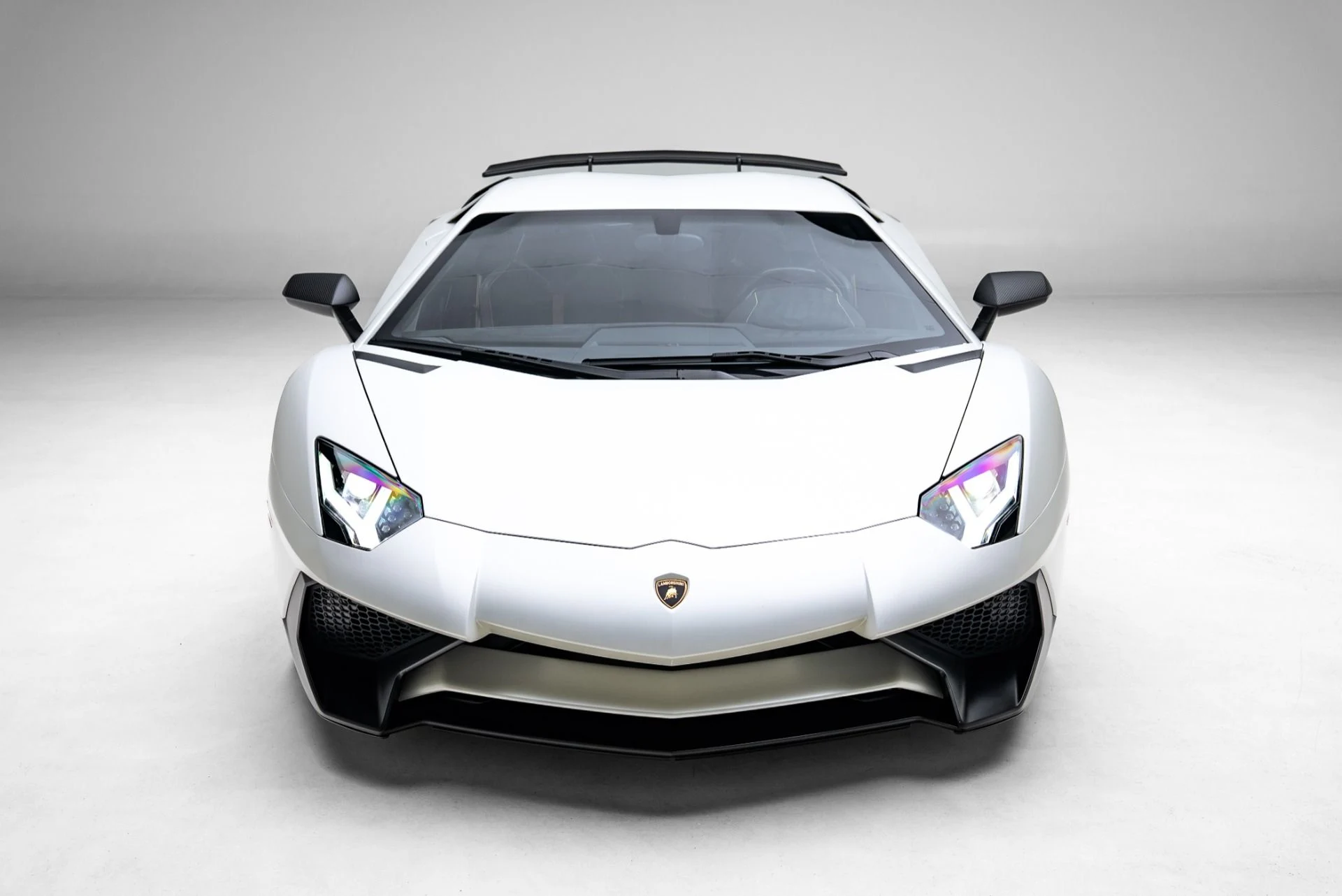 mph002_3645500627_Used_2016_Lamborghini_Aventador_SV_1775078066_5df251f580