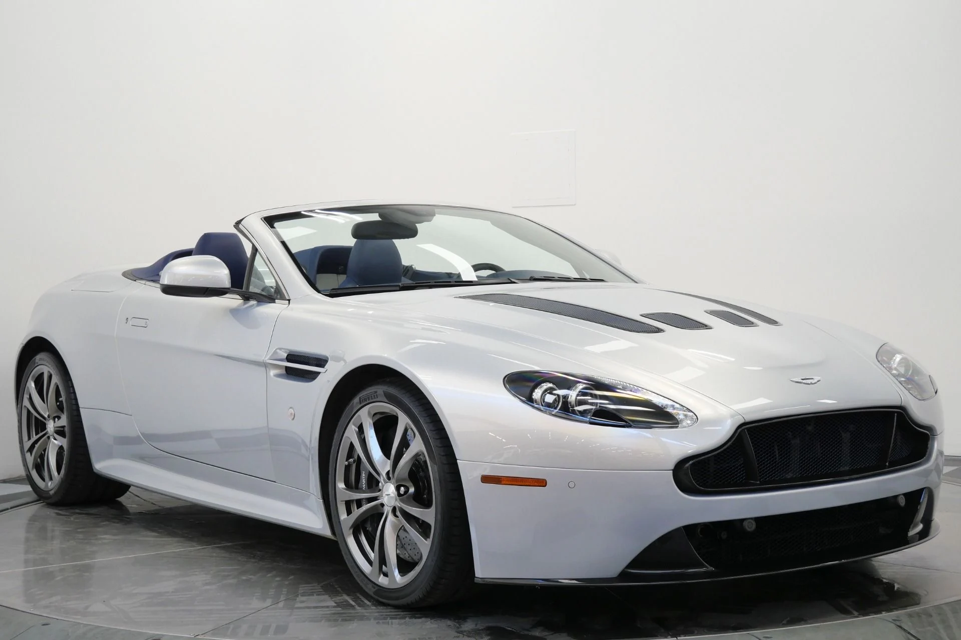 mph002_3648647235_Used_2017_Aston_Martin_Vantage_Roadster_7_Speed_Manual_Limited_1_of_100_for_the_USA_1765816519_cbdca6f73b