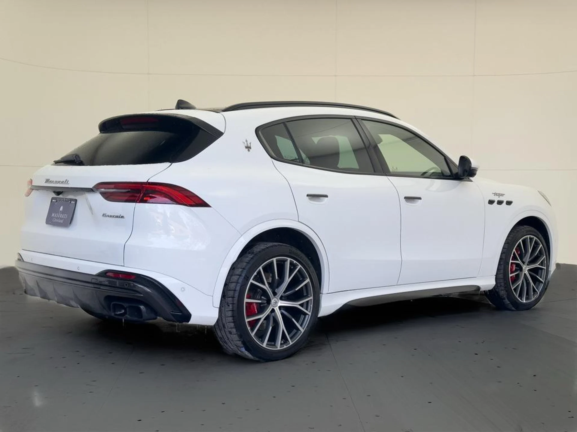 mph002_365418289_Au6_B_r2_VB_Jrhd_YA_7_XJ_8_TU_06pc_Ds_f998bc9ad2