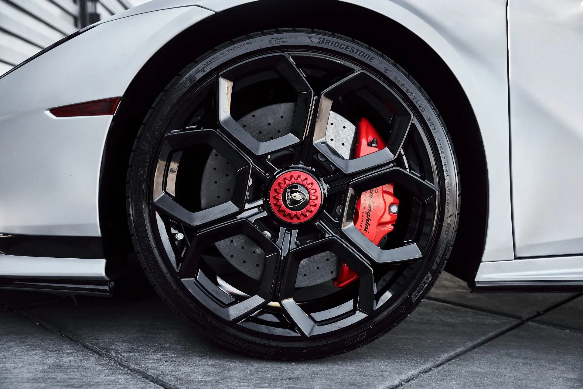 mph002_365442121_Used_2023_Lamborghini_Huracan_Tecnica_Base_1777013629_c2affbb278