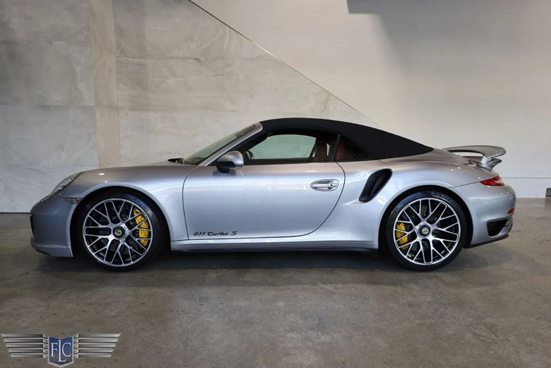 mph002_3657712446_used_2014_porsche_911_turbocabriolet_9689_22886118_3_1024_ecbfd36456