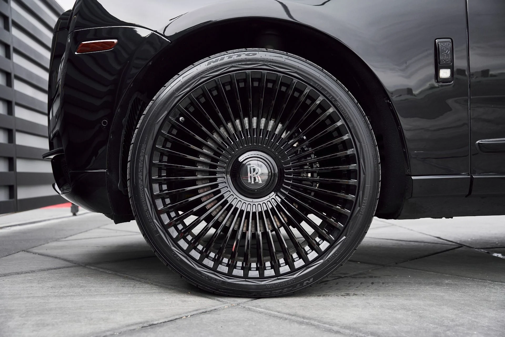 mph002_3664451101_Used_2019_Rolls_Royce_Cullinan_Base_1767201615_4ef07b794d