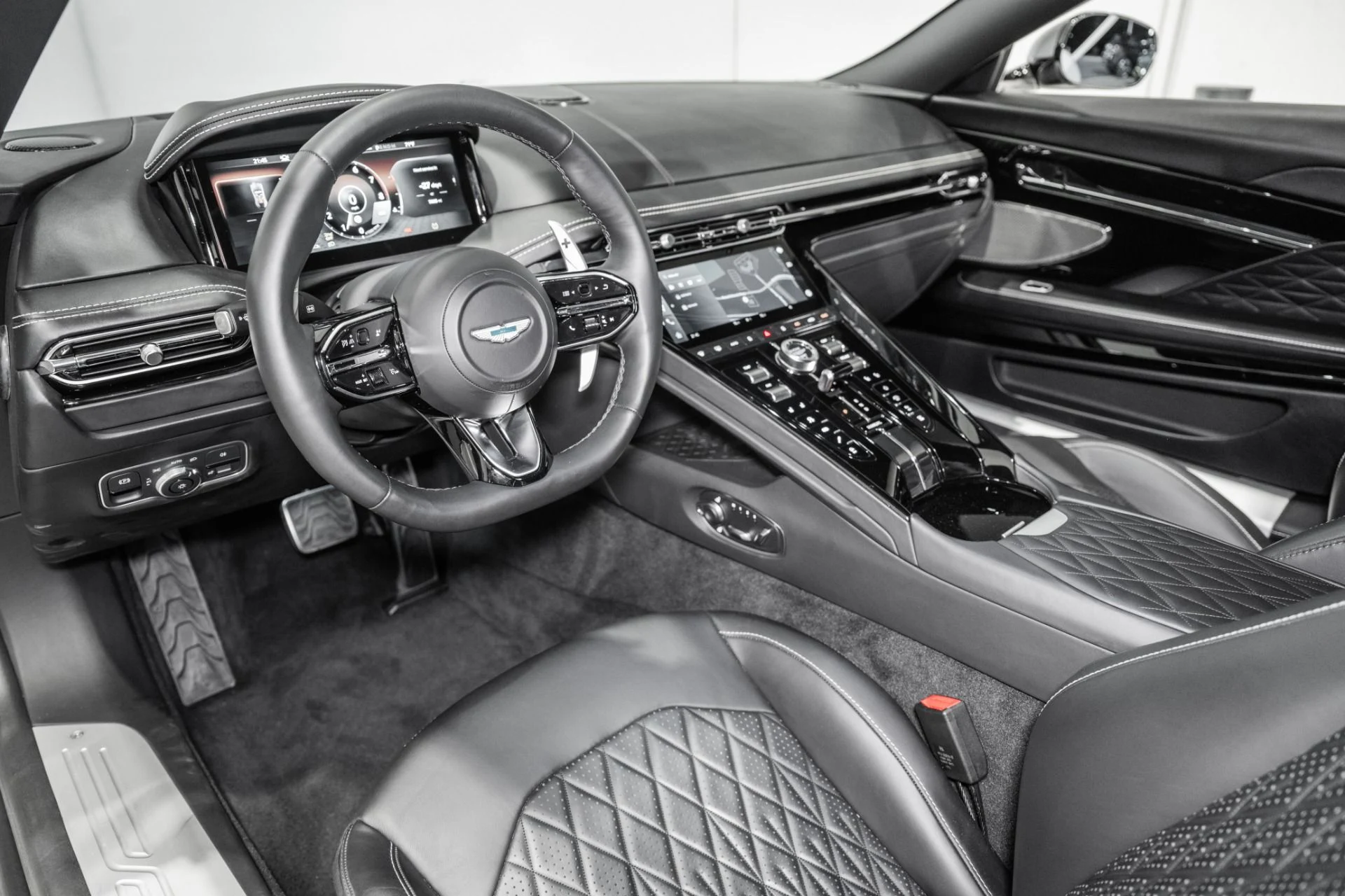 mph002_3676286403_Used_2024_Aston_Martin_DB_12_V8_1773165102_b1d5df18d0