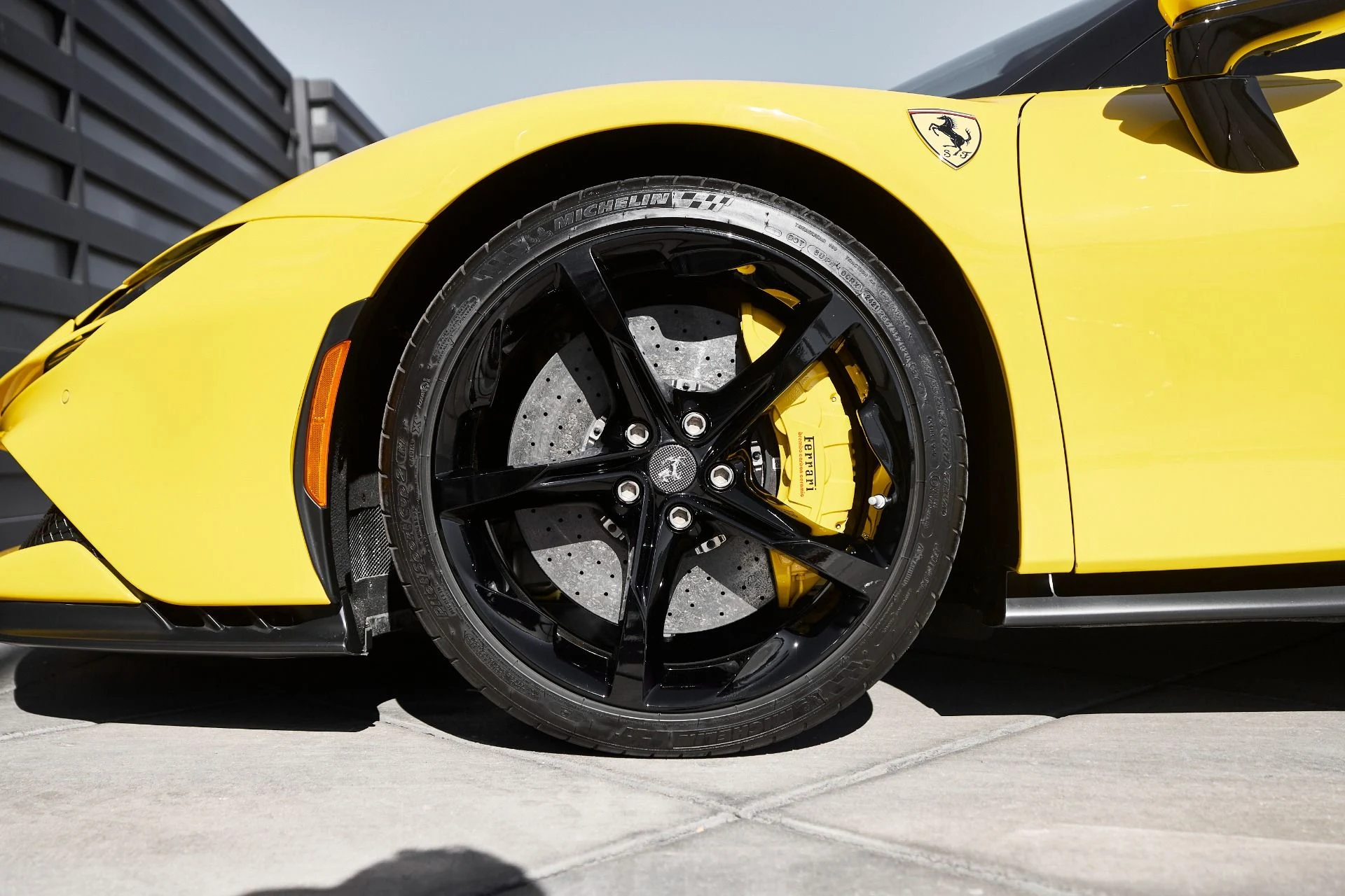 mph002_3683550855_Used_2022_Ferrari_SF_90_Stradale_Base_1762462308_7ccb0f89a4